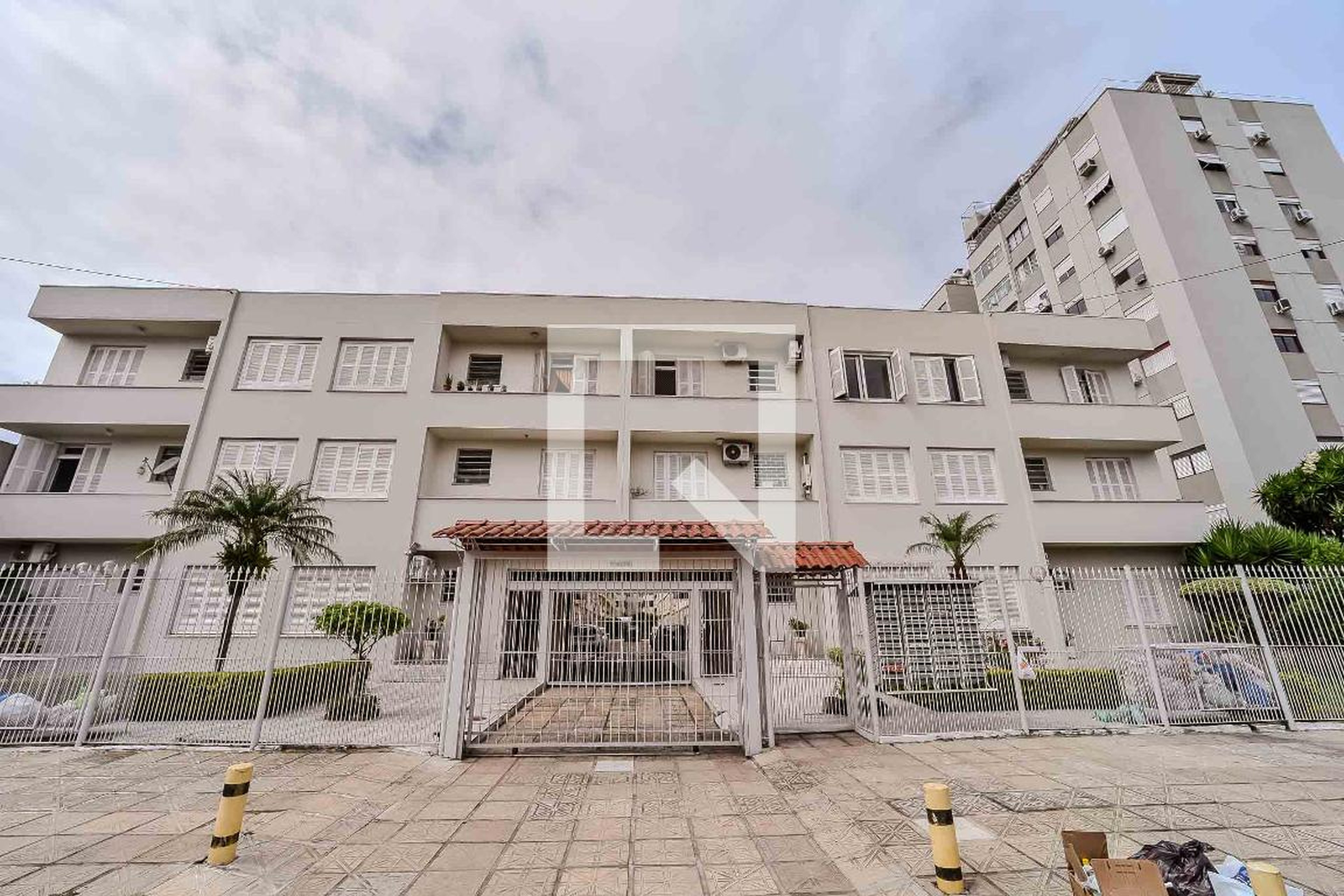 Fachada Condomínio em Rua Padre Hildebrando, 623