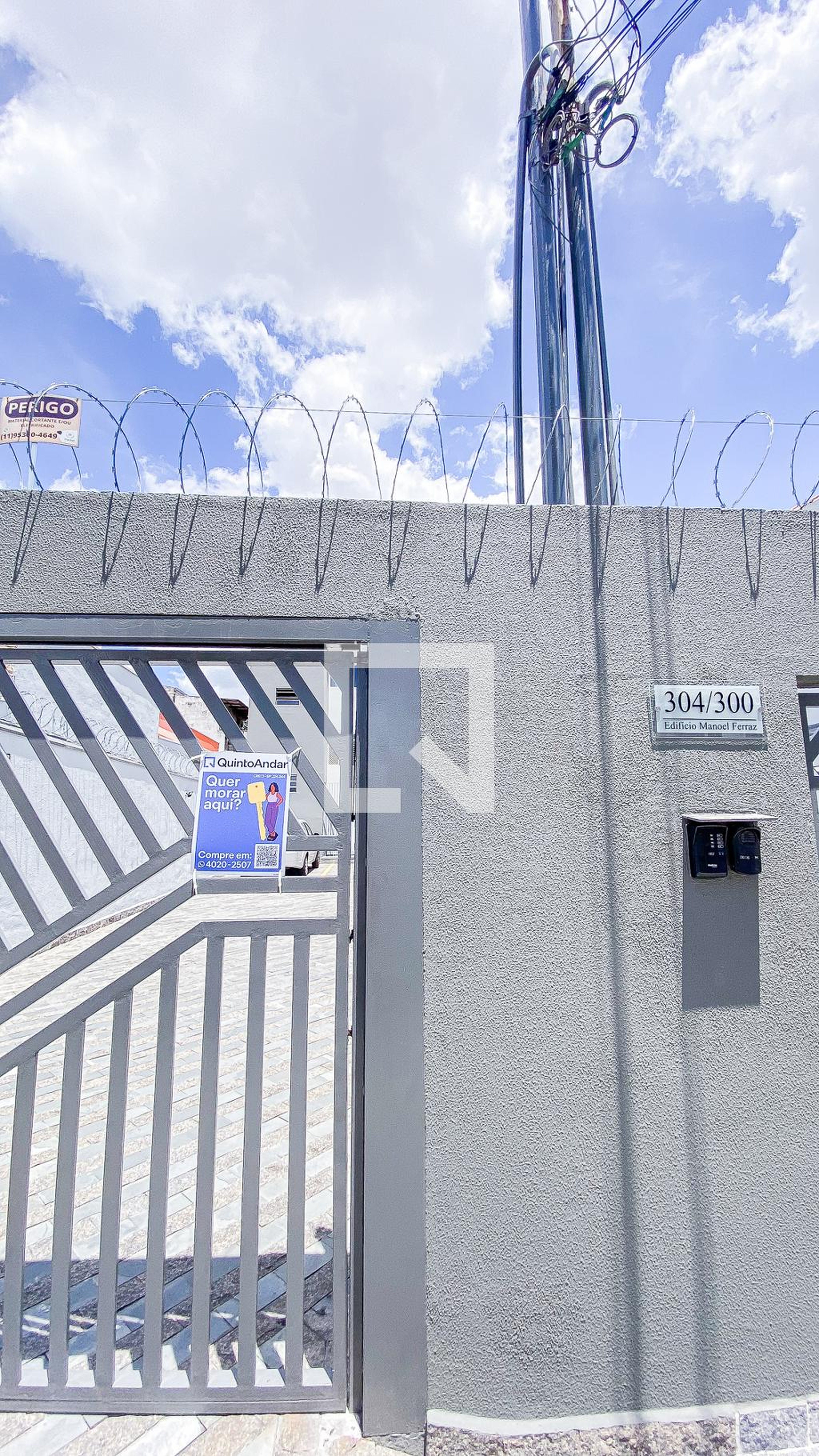 Fachada Condomínio em Rua Manoel Ferraz, 304