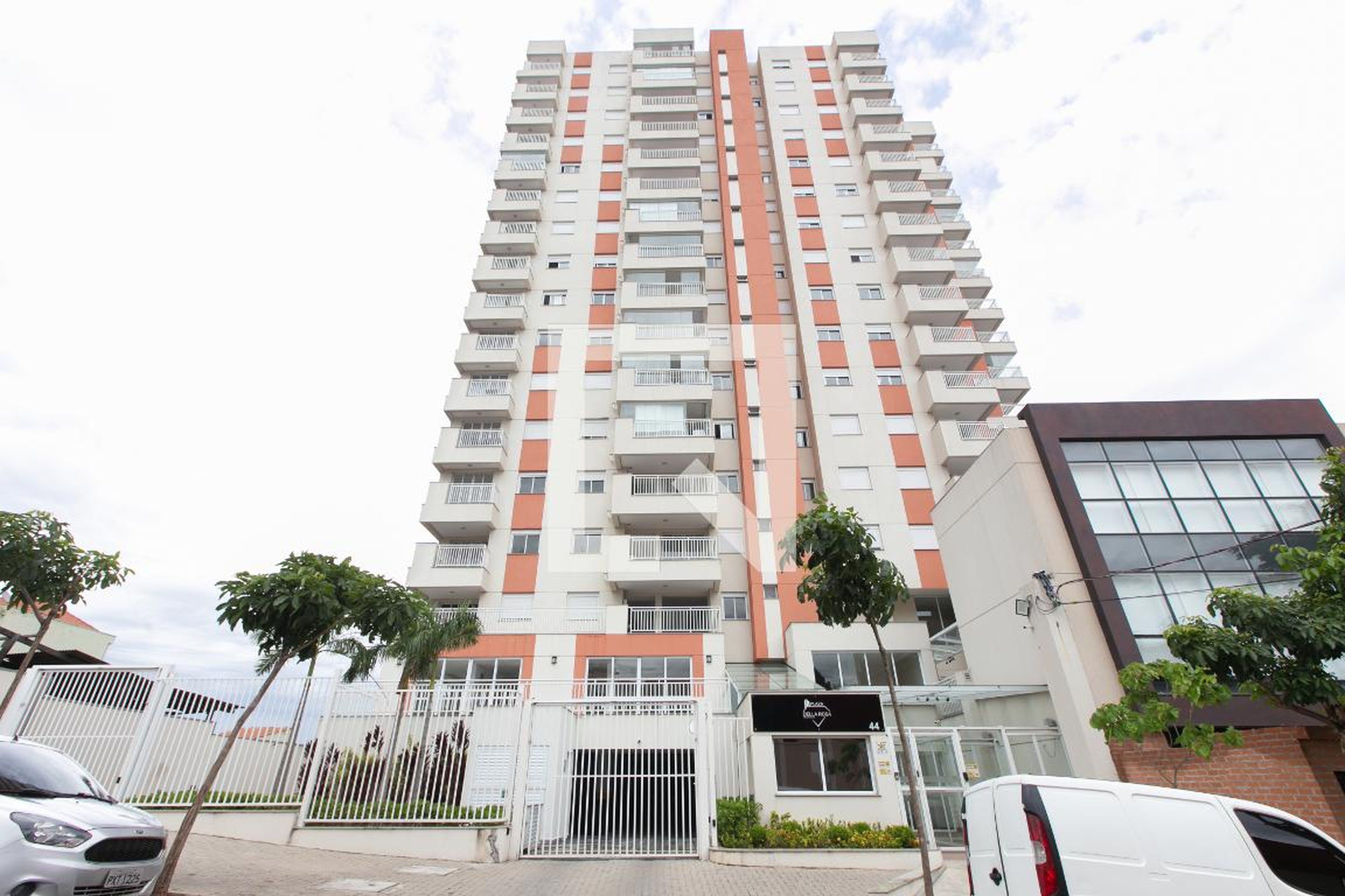 Fachada do Condomínio Condomínio Plaza Della Rosa