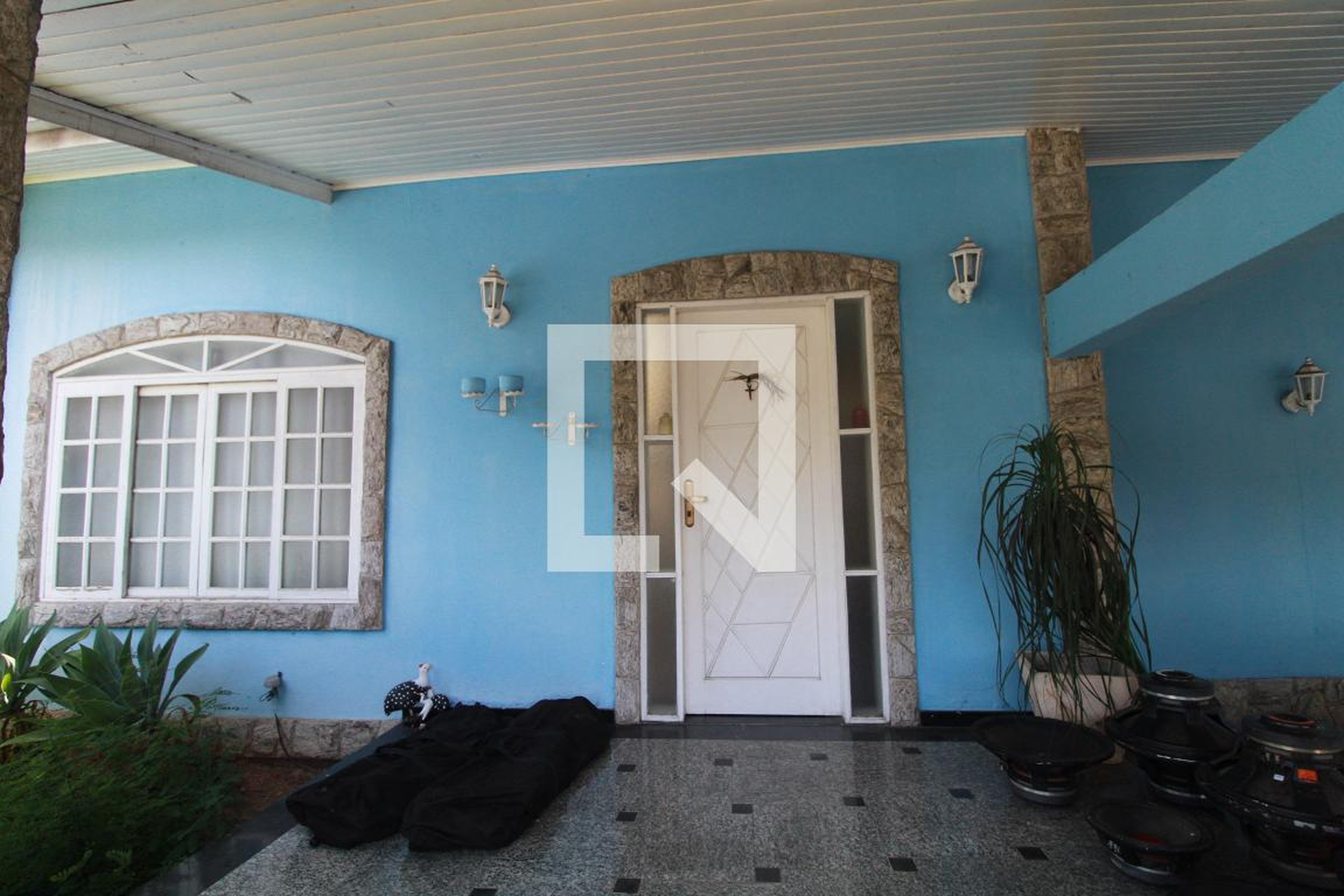 Fachada Condomínio em Rua Aroeira, 96