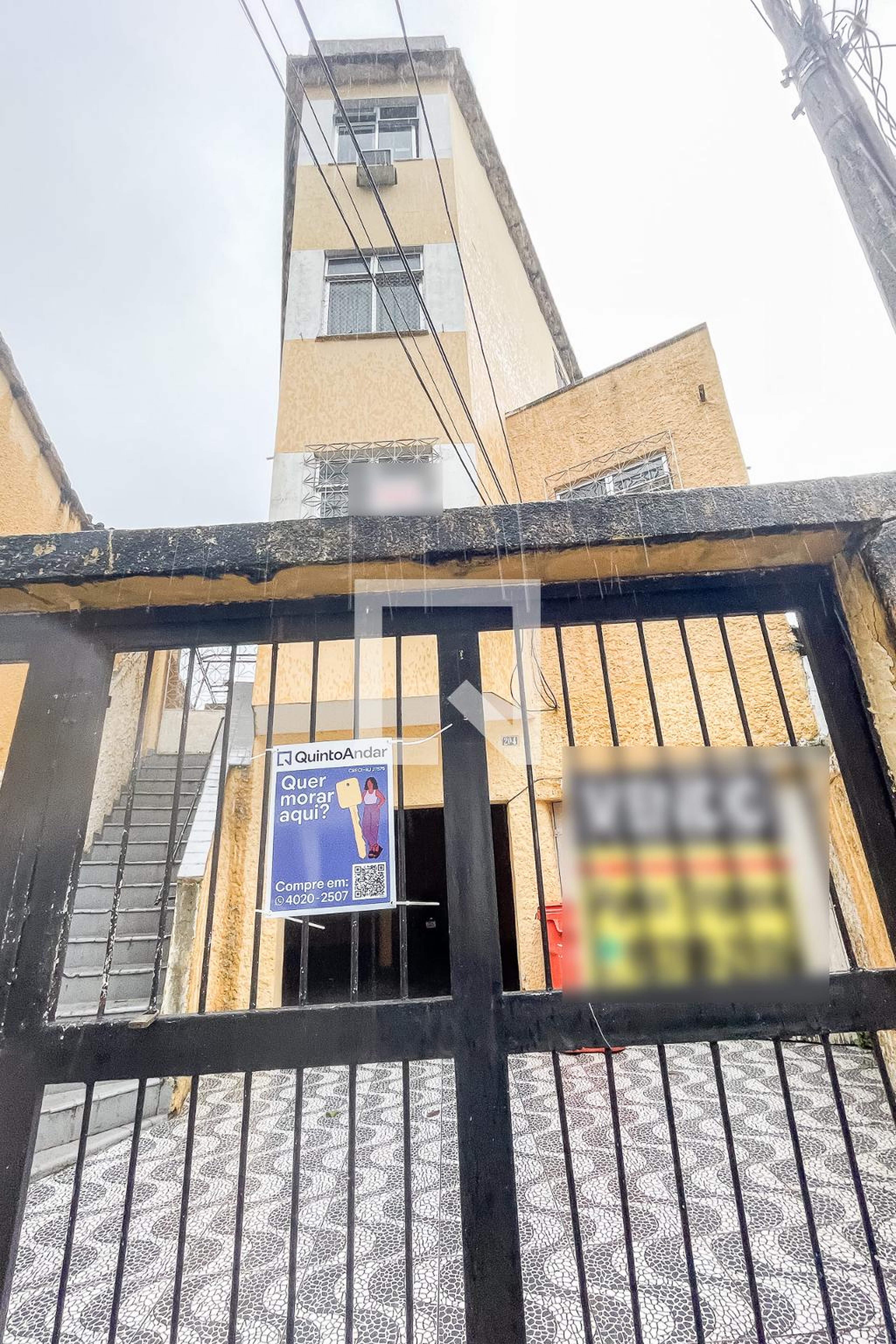 Fachada Condomínio em Rua Gurindiba, 204