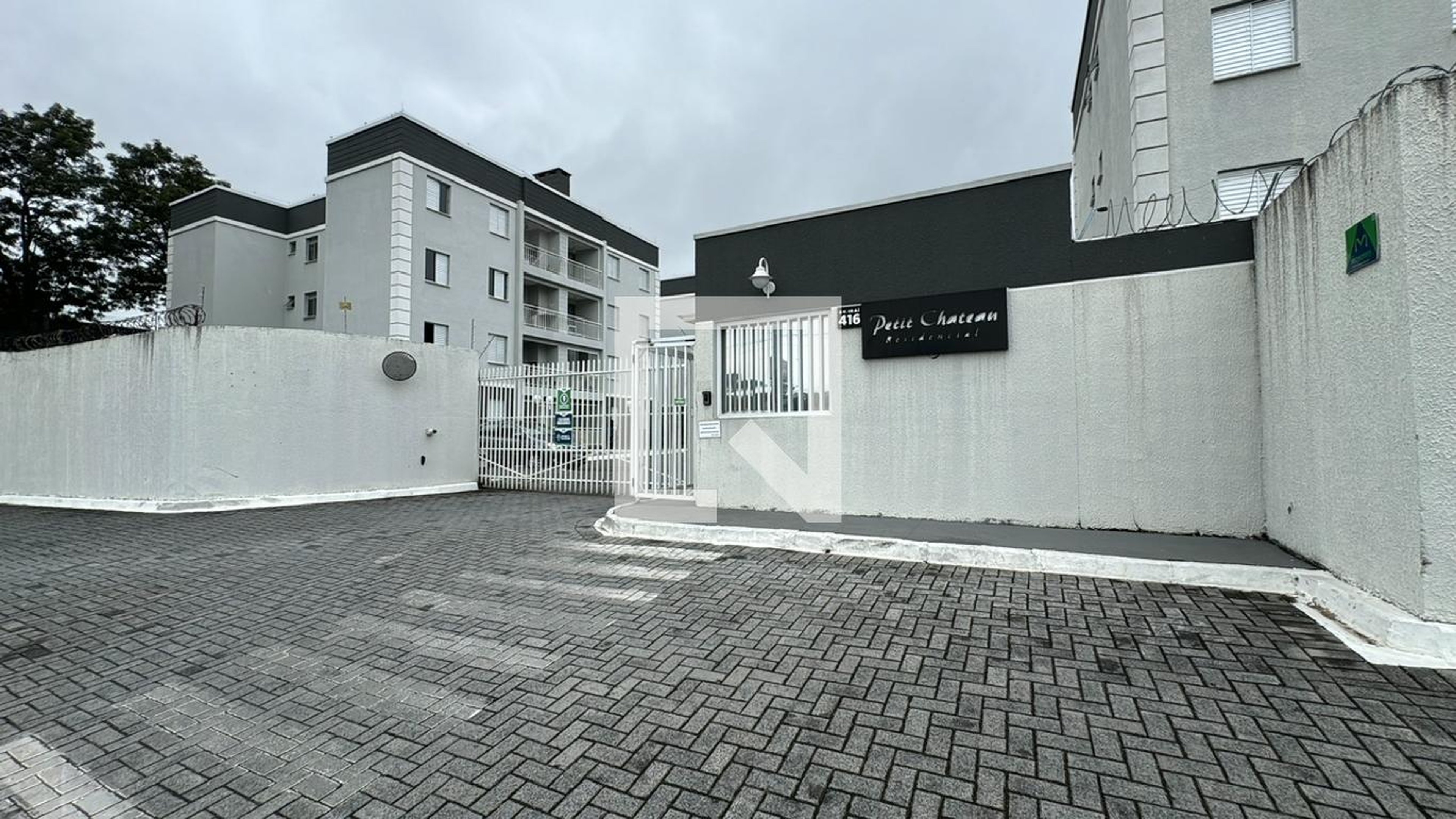 Fachada Residencial Petiti Chateau