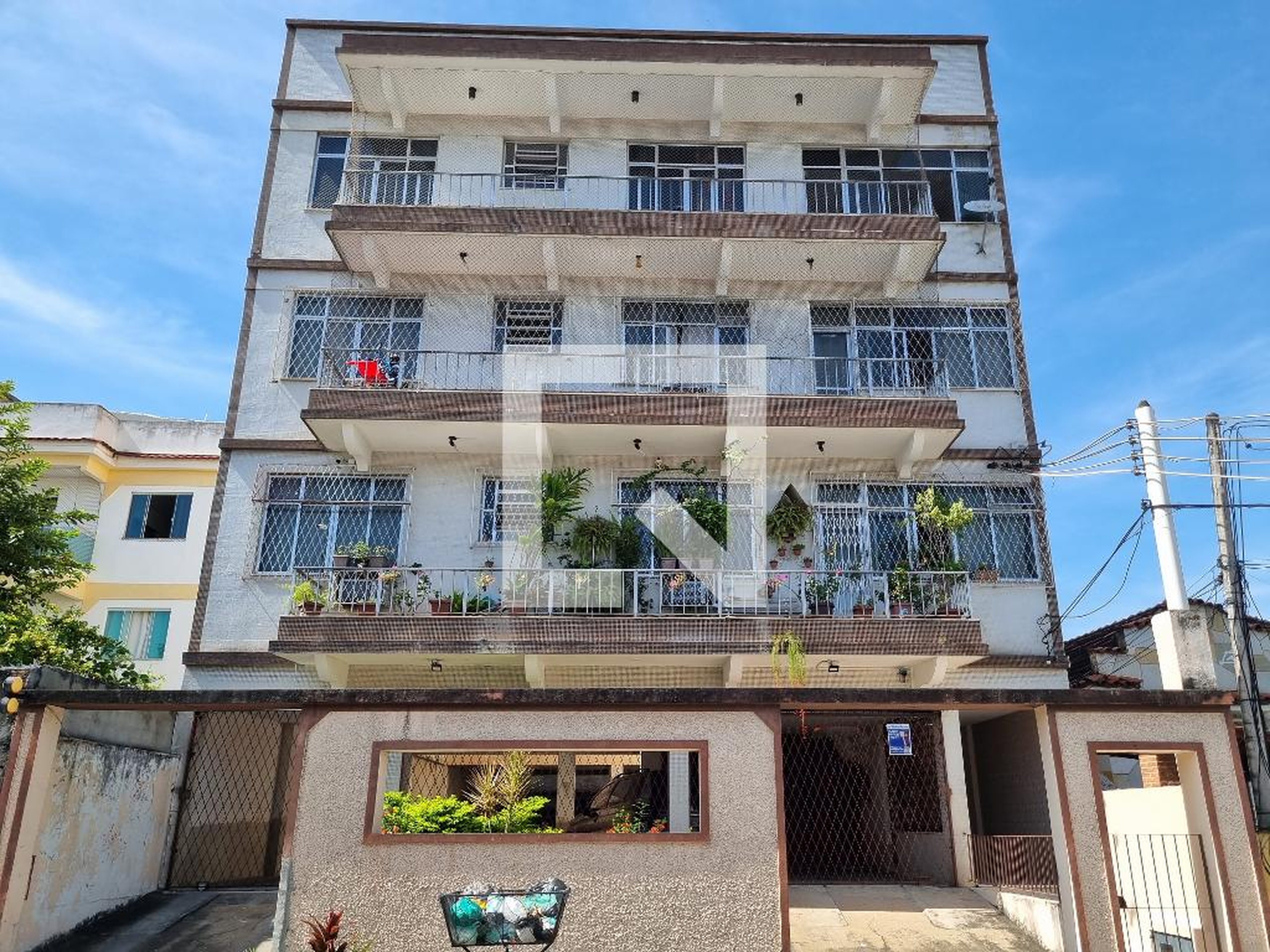 Fachada Condomínio em Rua Quiroa, 136