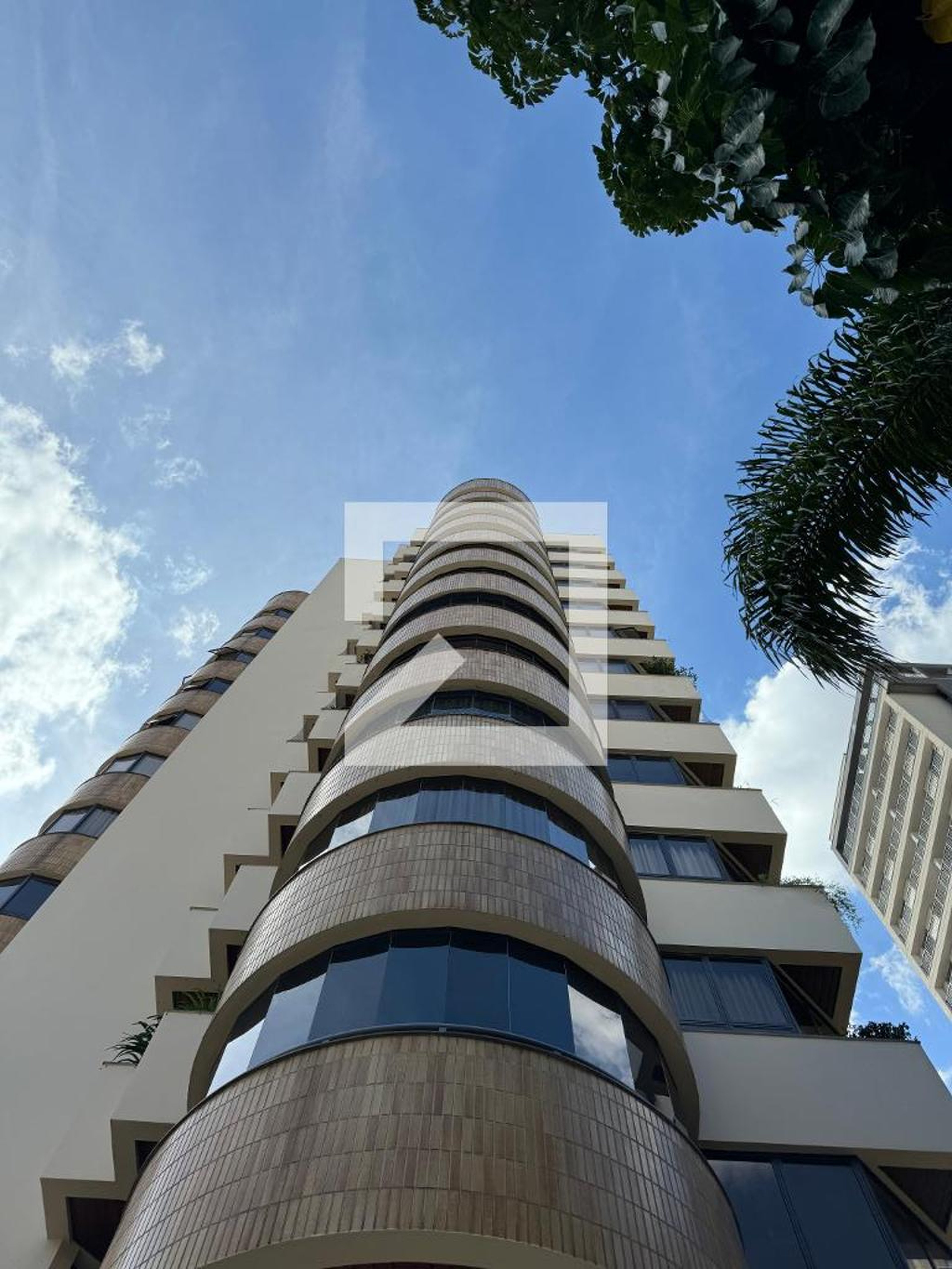 Fachada Condomínio Parque dos Jerivás