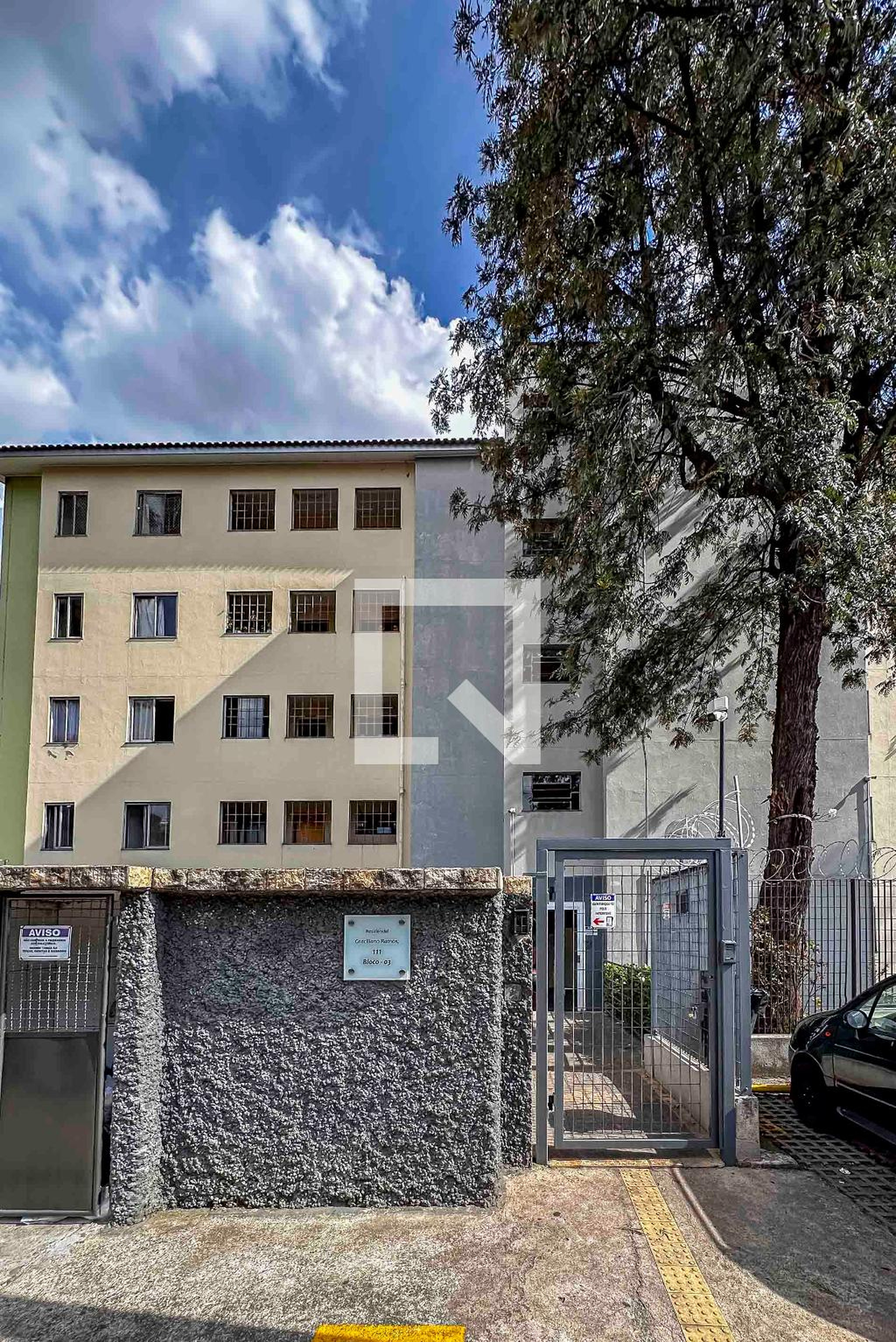 Fachada Condomínio em Rua Graciliano Ramos, 111