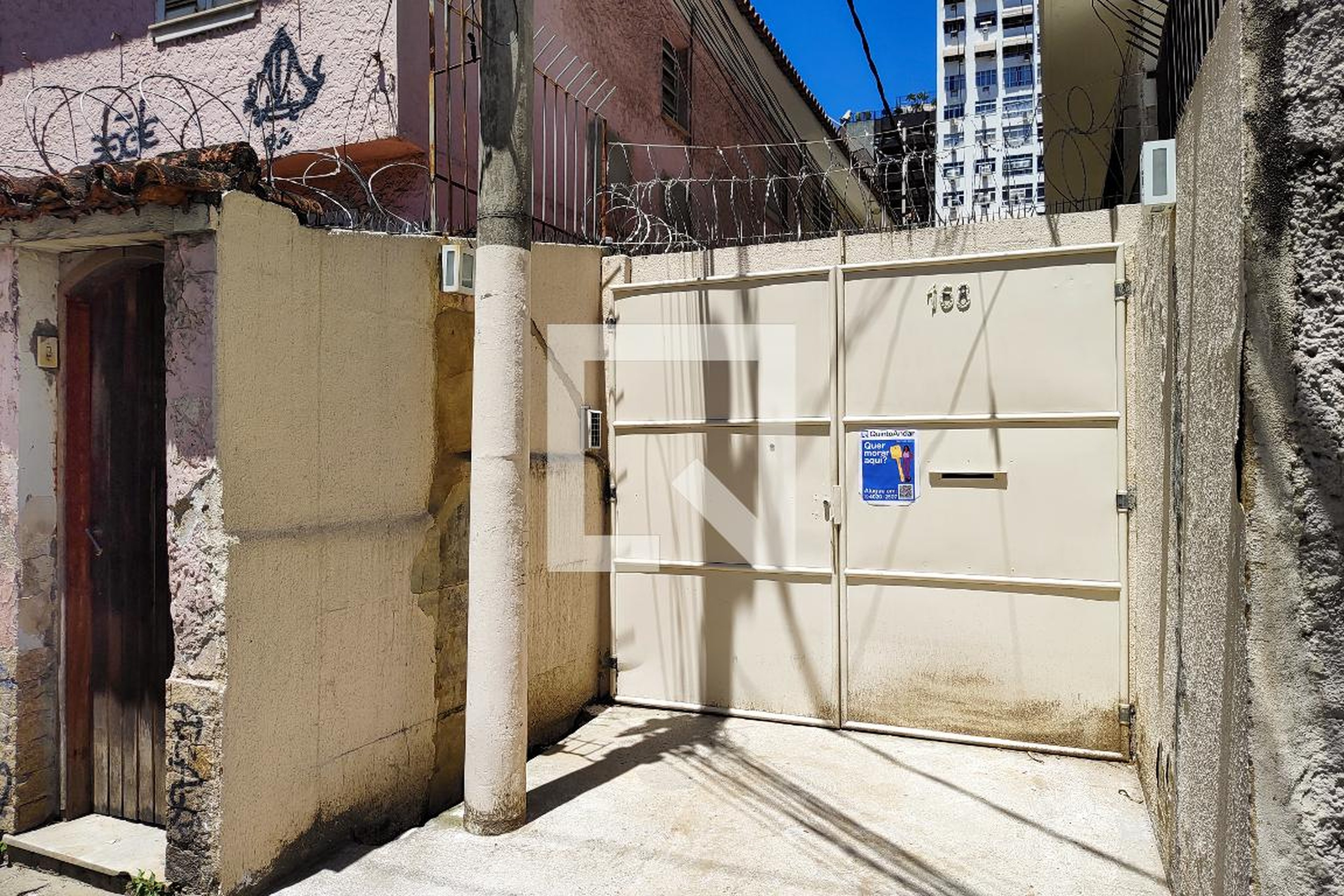 Fachada do condomínio Condomínio em Avenida Roberto Silveira, 168