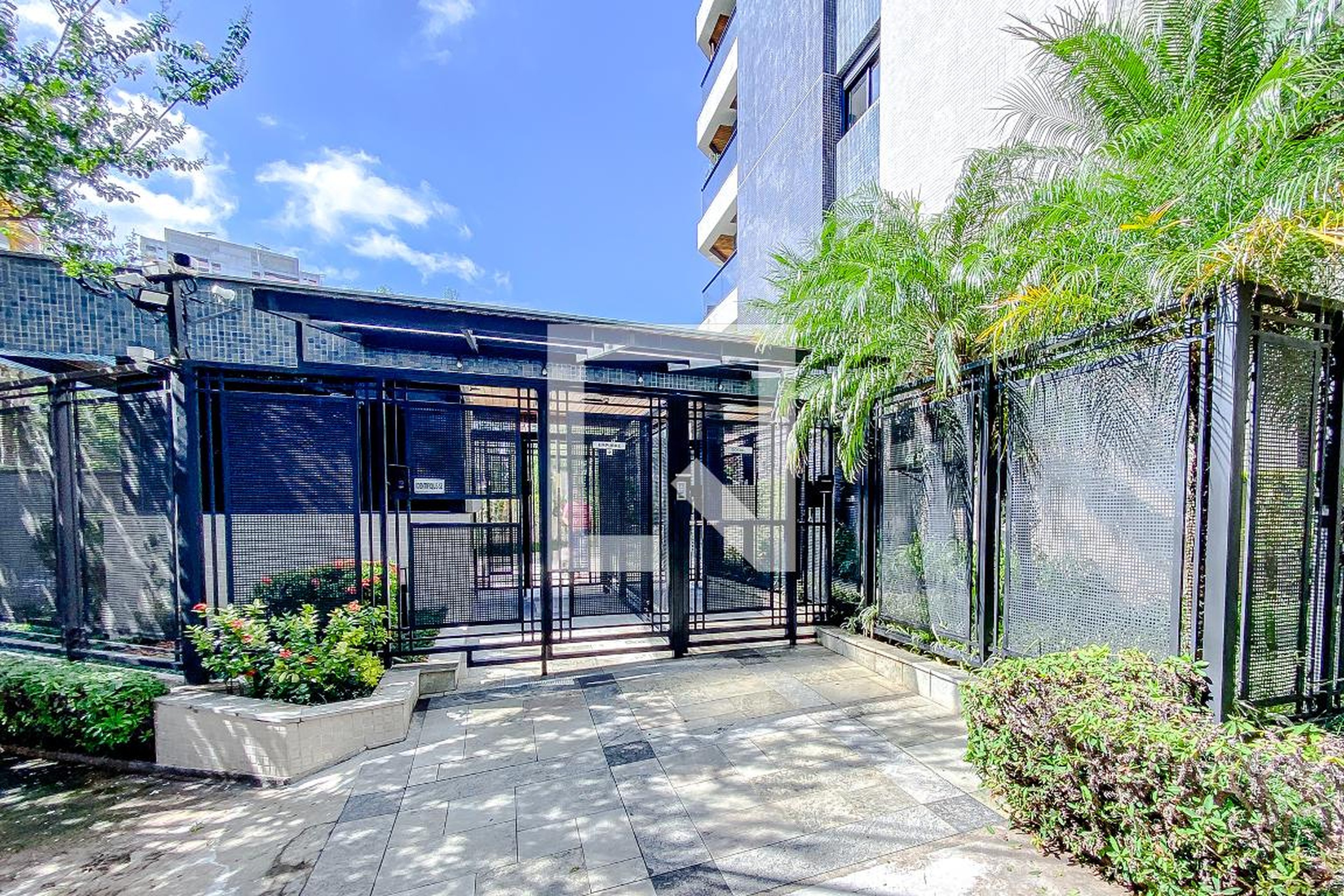 Fachada Condomínio em Rua Agnaldo Manuel dos Santos, 94