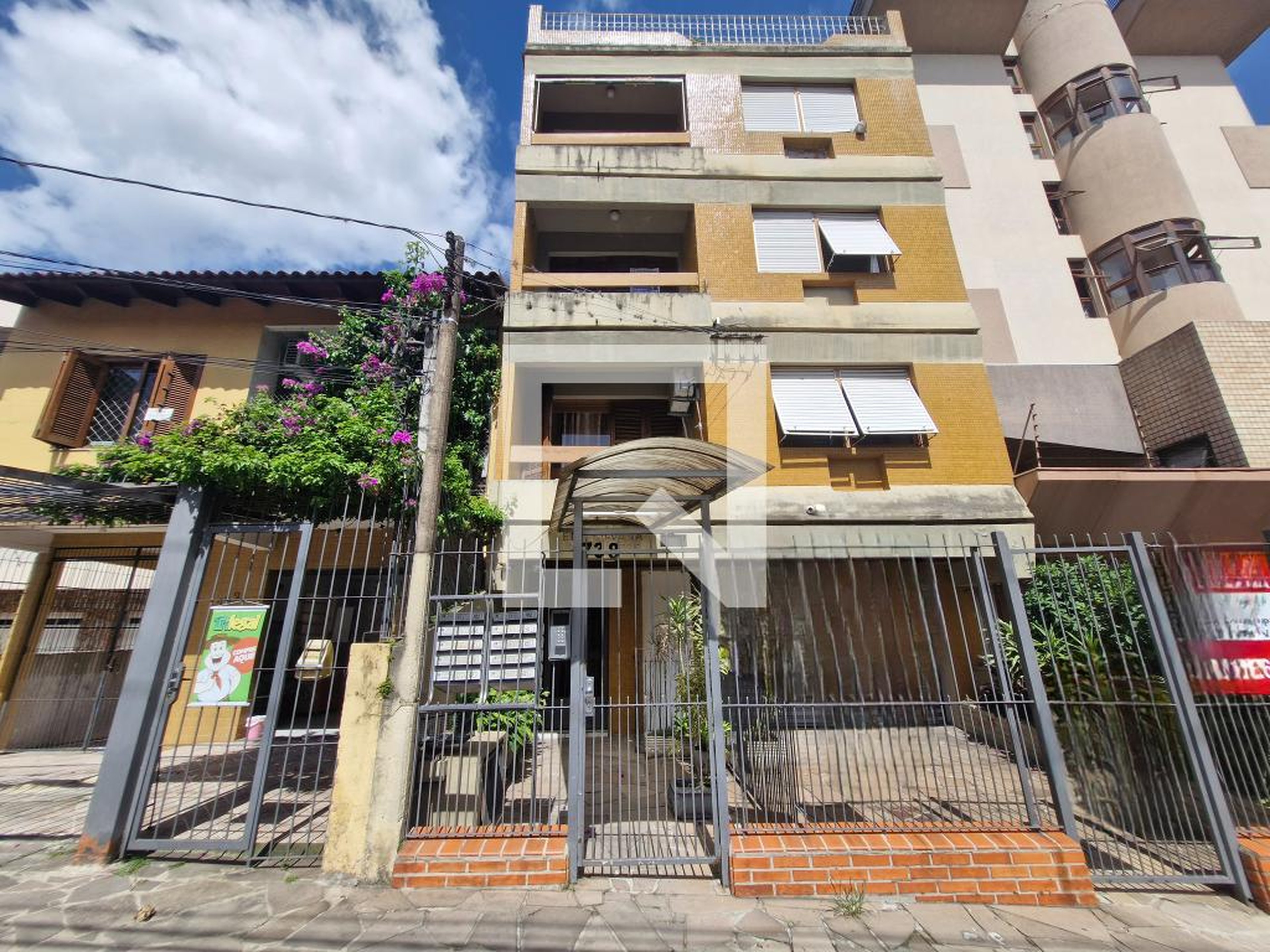 Fachada Condomínio em Rua Barão do Amazonas, 73