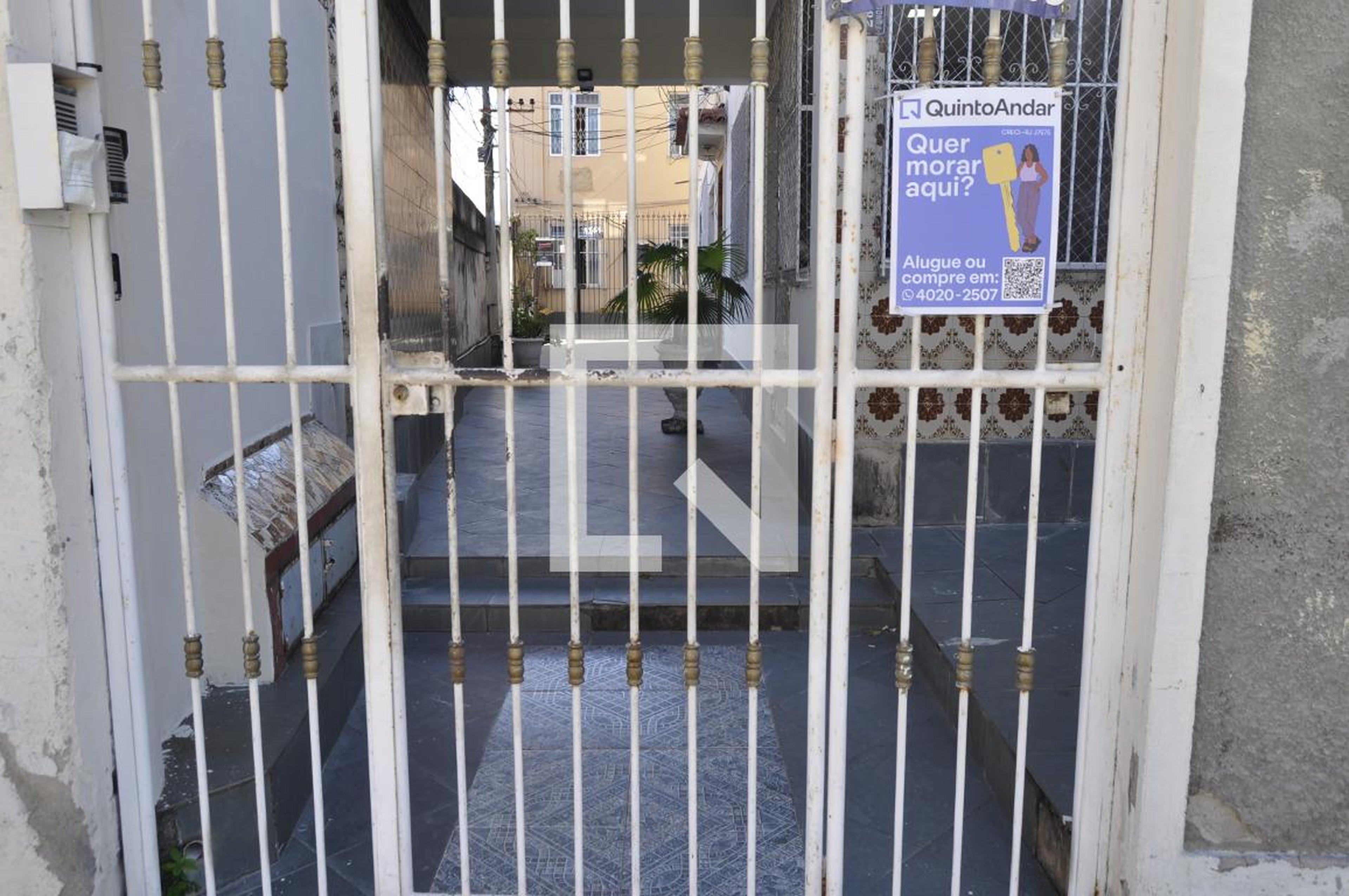 Fachada Condomínio em Rua Tamiarana, 284