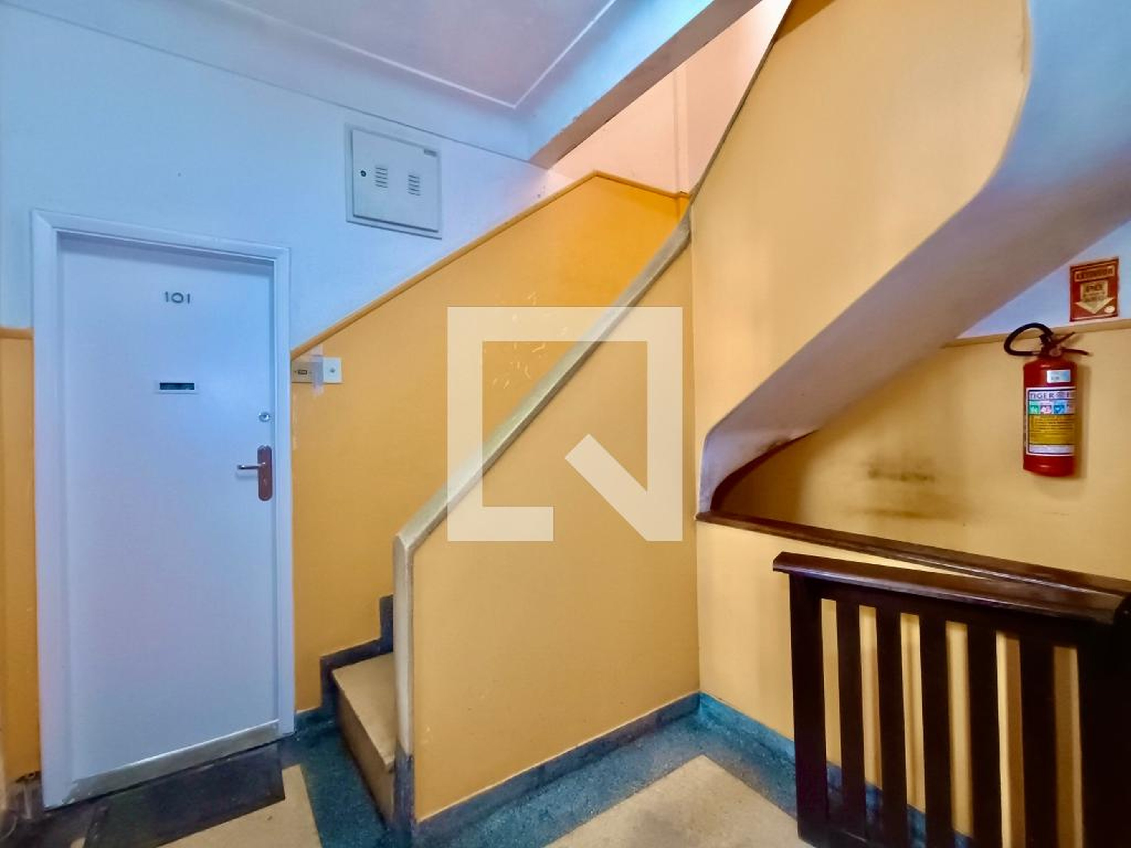 Hall Condomínio em Rua Pacheco Leão, 1556