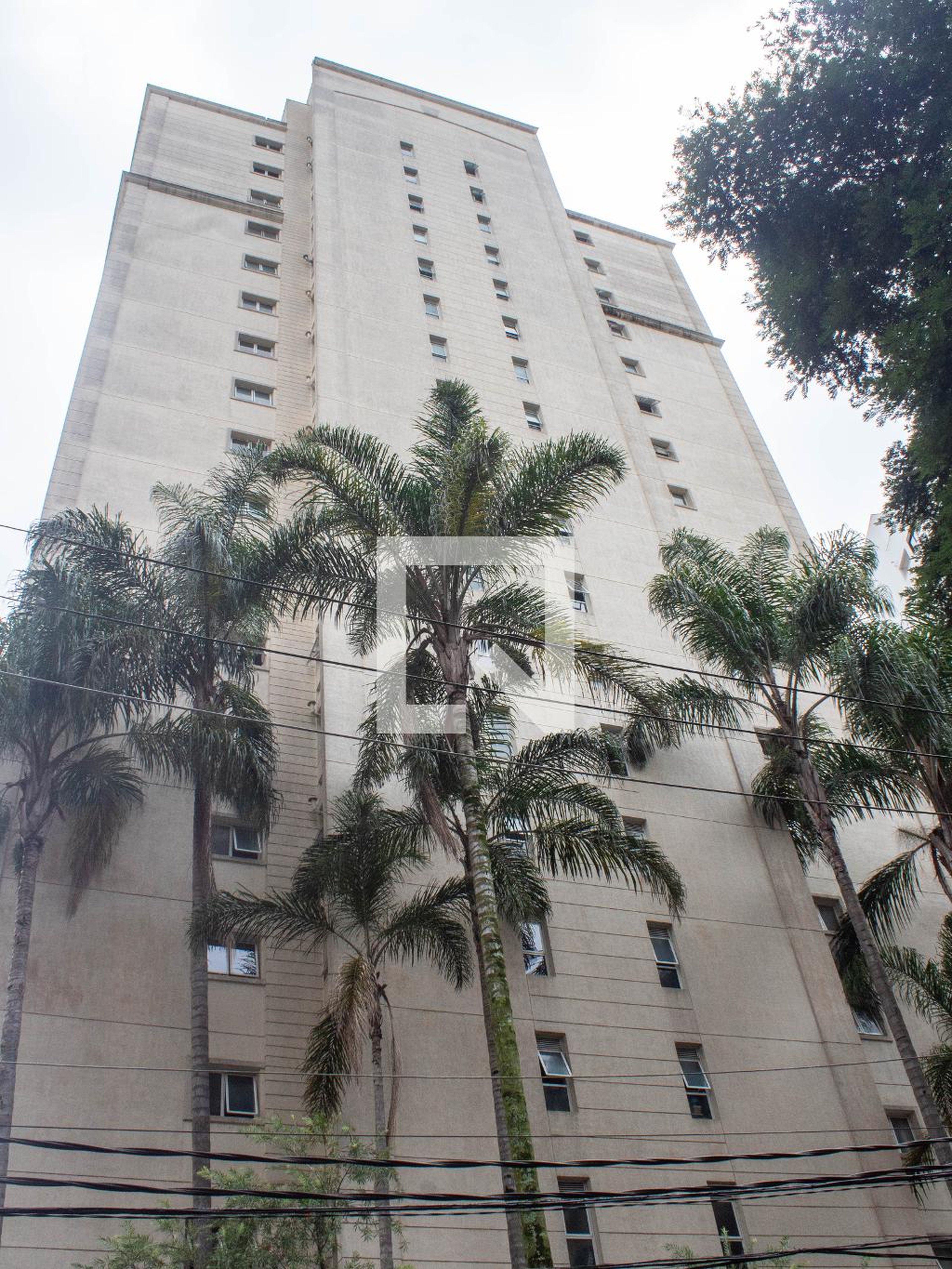 Prédio Condomínio Chateau Belmont