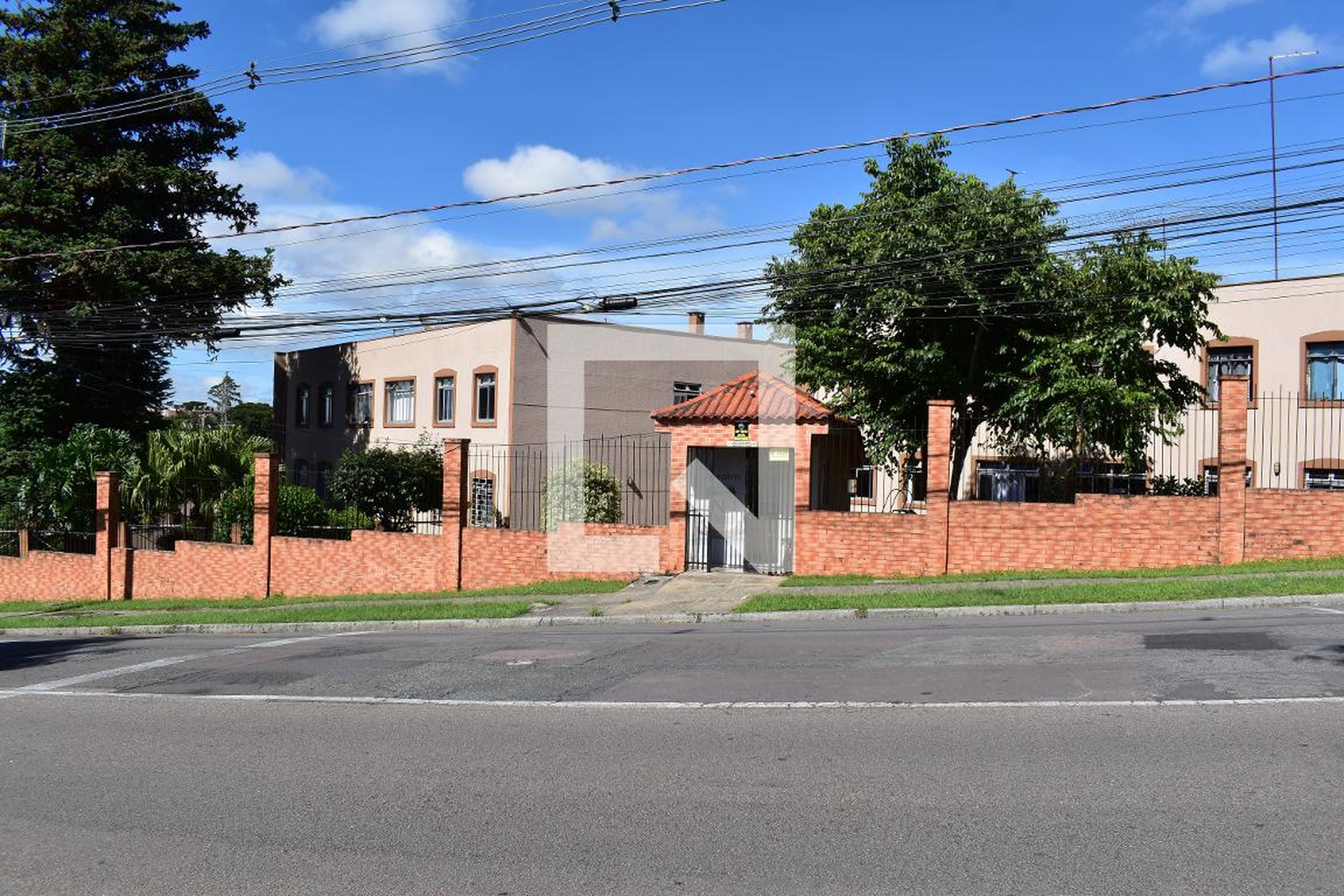 Fachada do condomínio Condomínio em Rua Cascavel, 3161