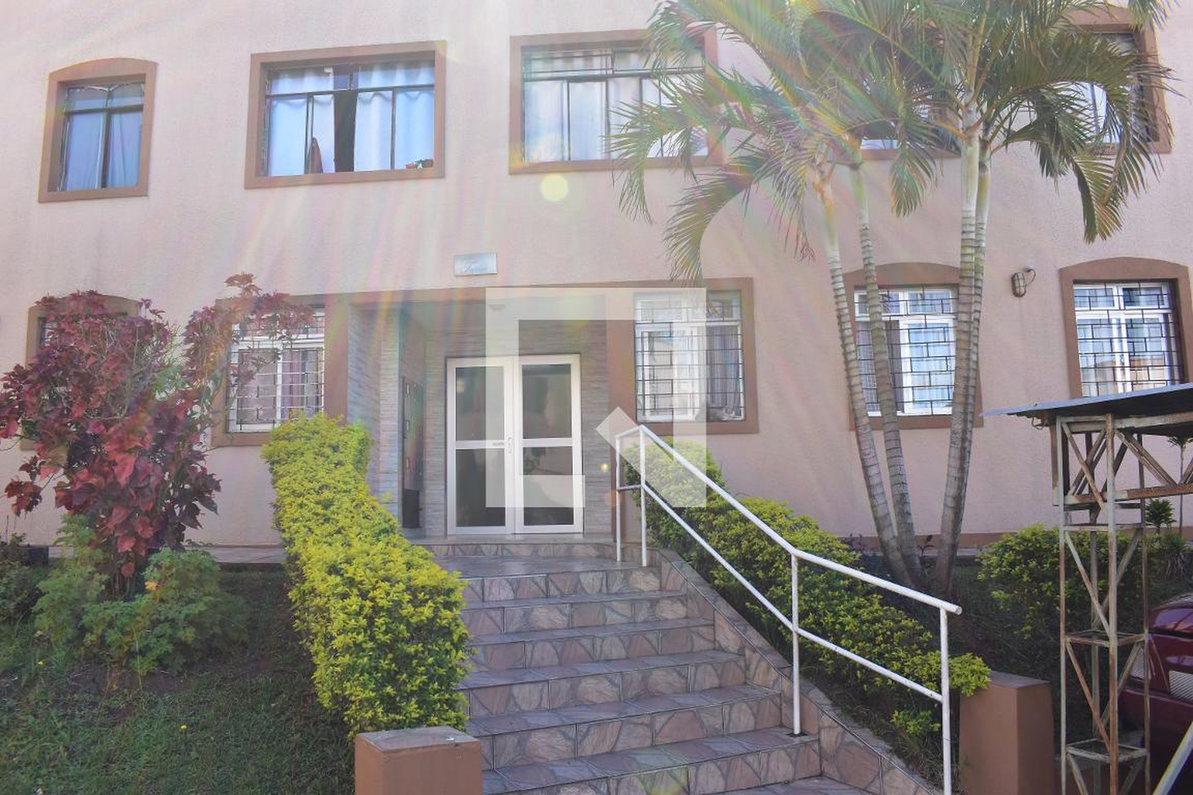 Fachada do prédio Condomínio em Rua Cascavel, 3161