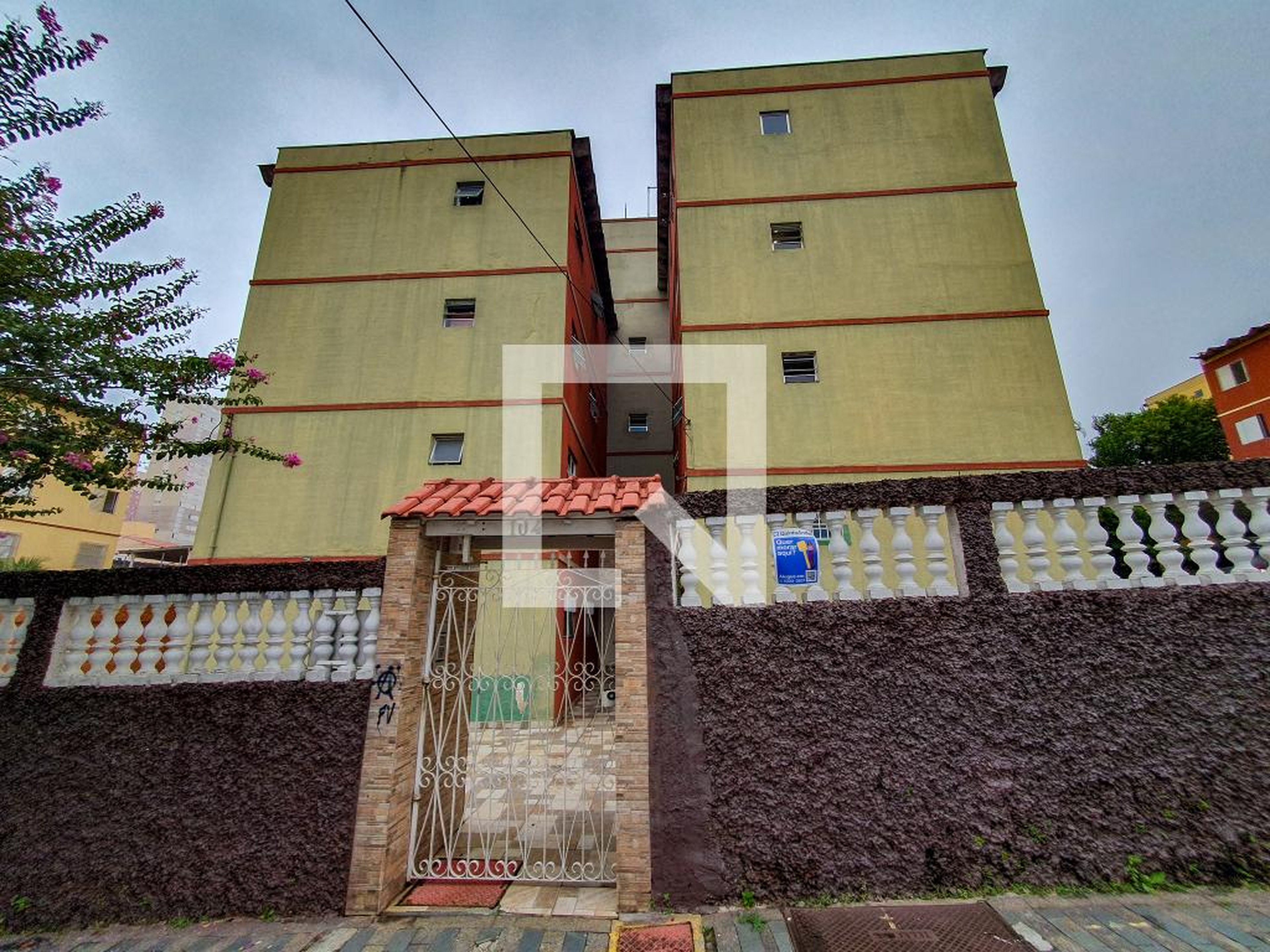 Fachada do Prédio Condomínio em Rua Mario Trabachini, 104