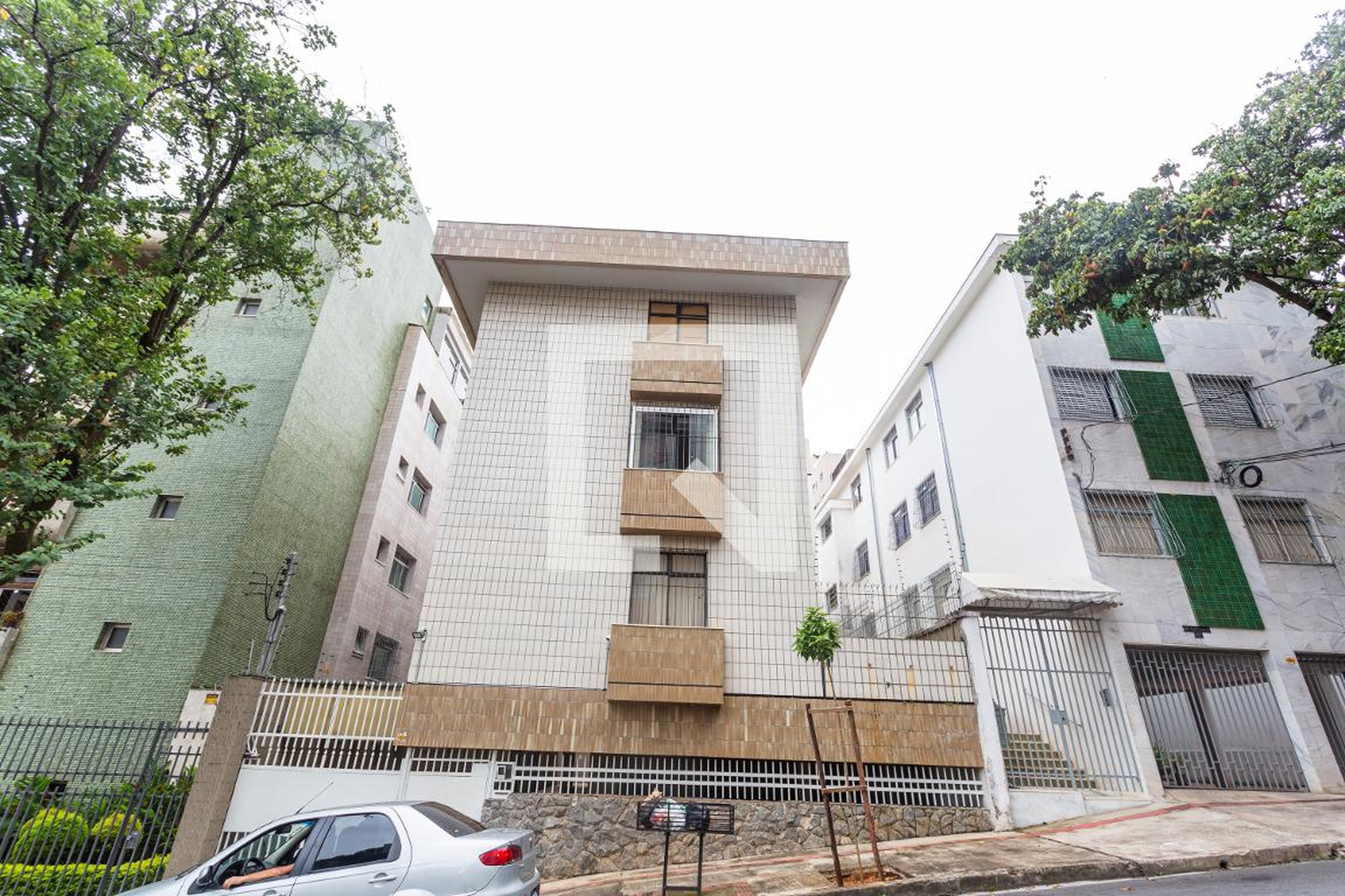 Fachada Condomínio Emerenciana Camargos