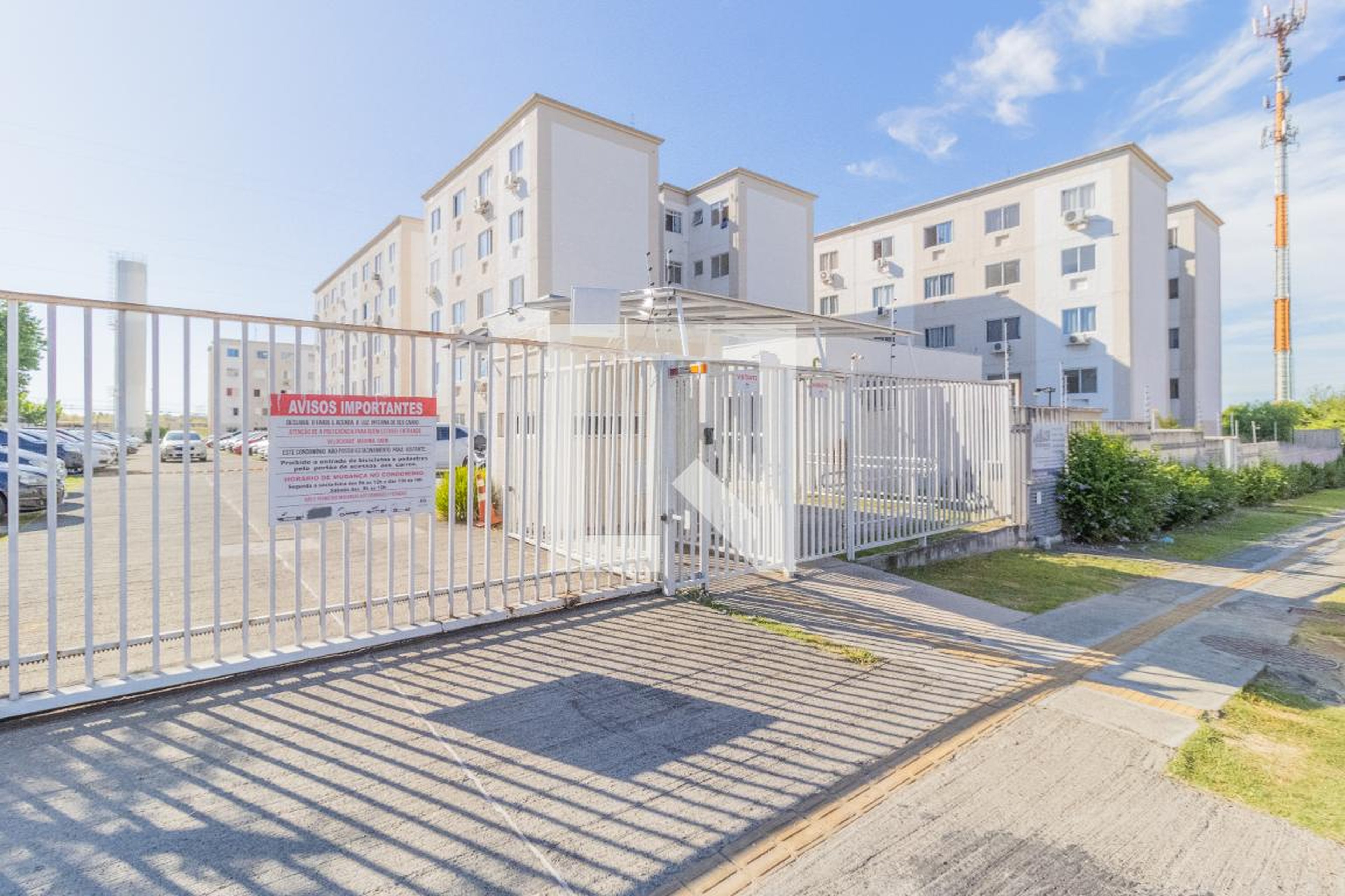 Fachada do condomínio Condomínio Alto da Baviera