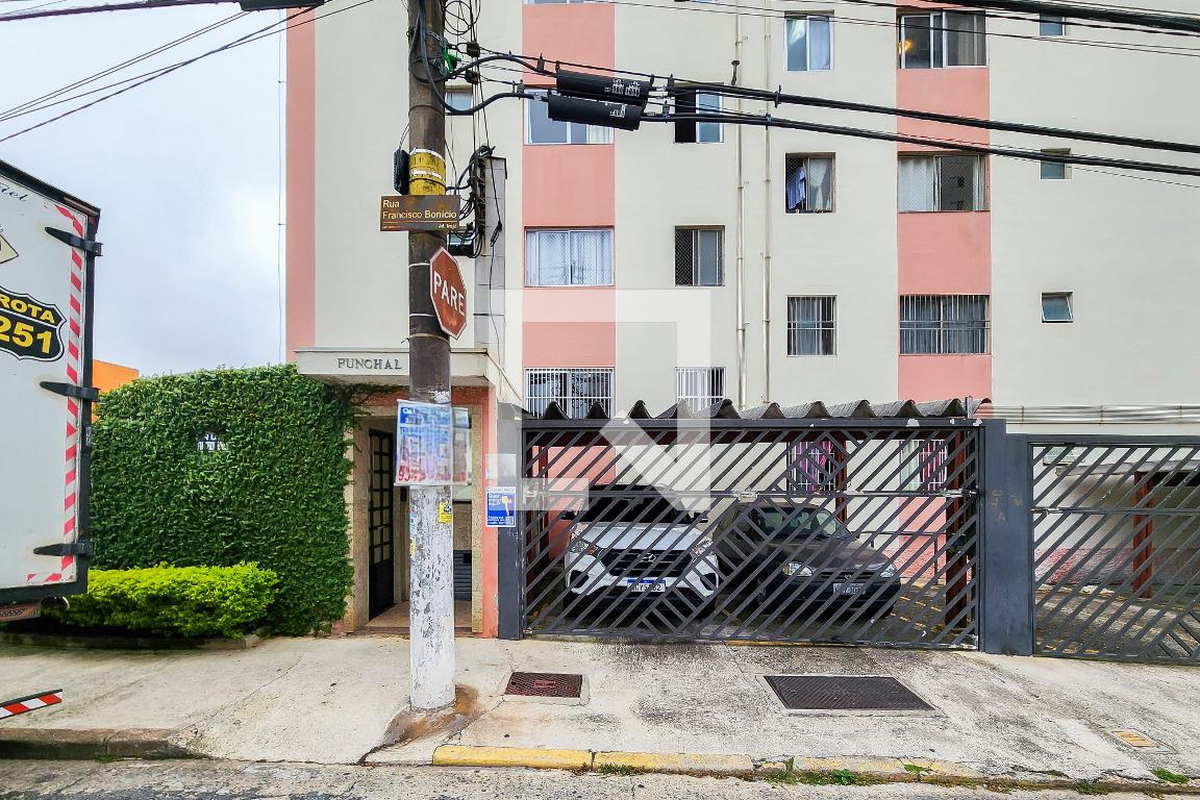 Fachada Condomínio Funchal