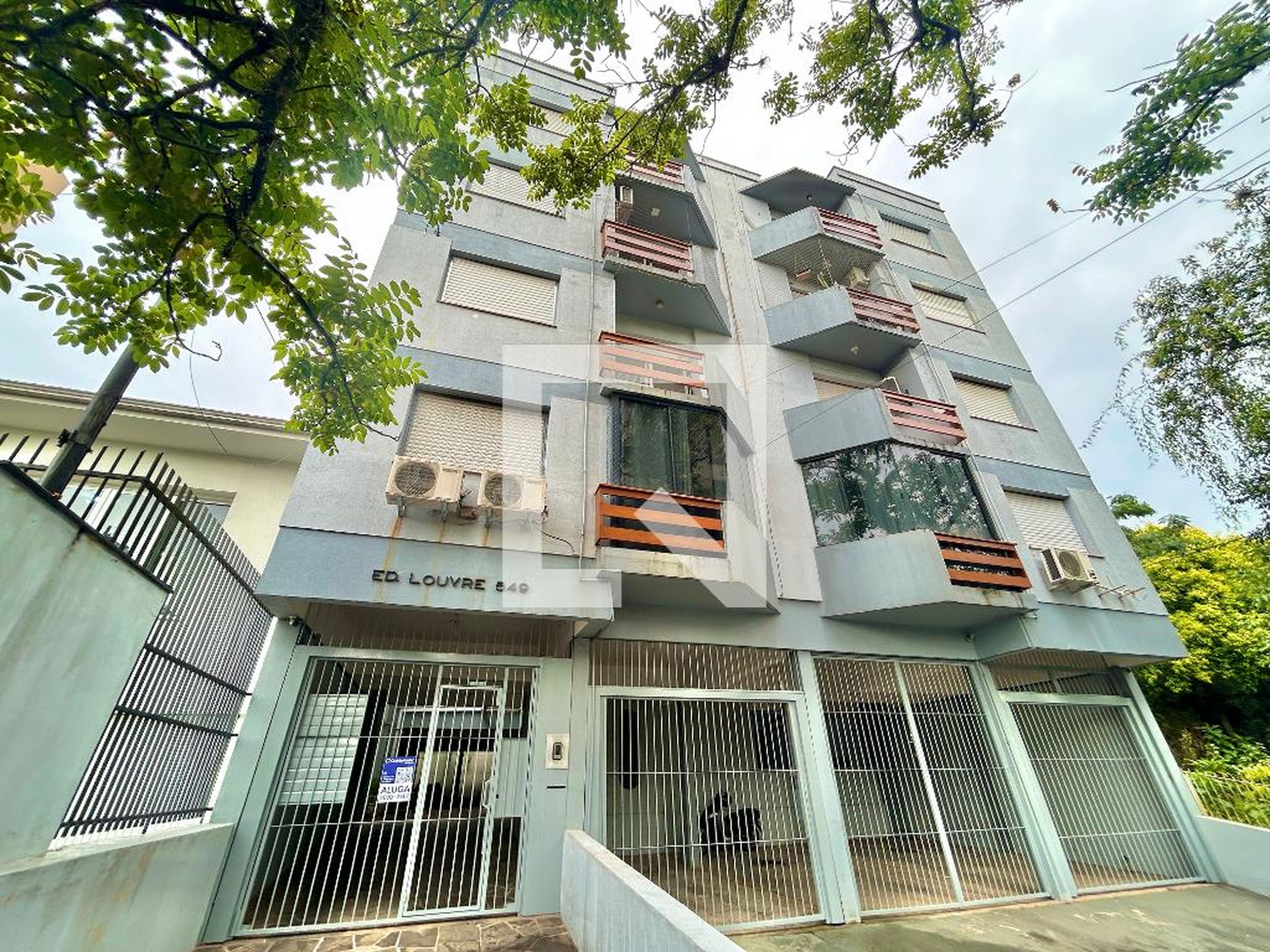 Fachada Condomínio em Rua Doutor Magalhães Calvet, 549