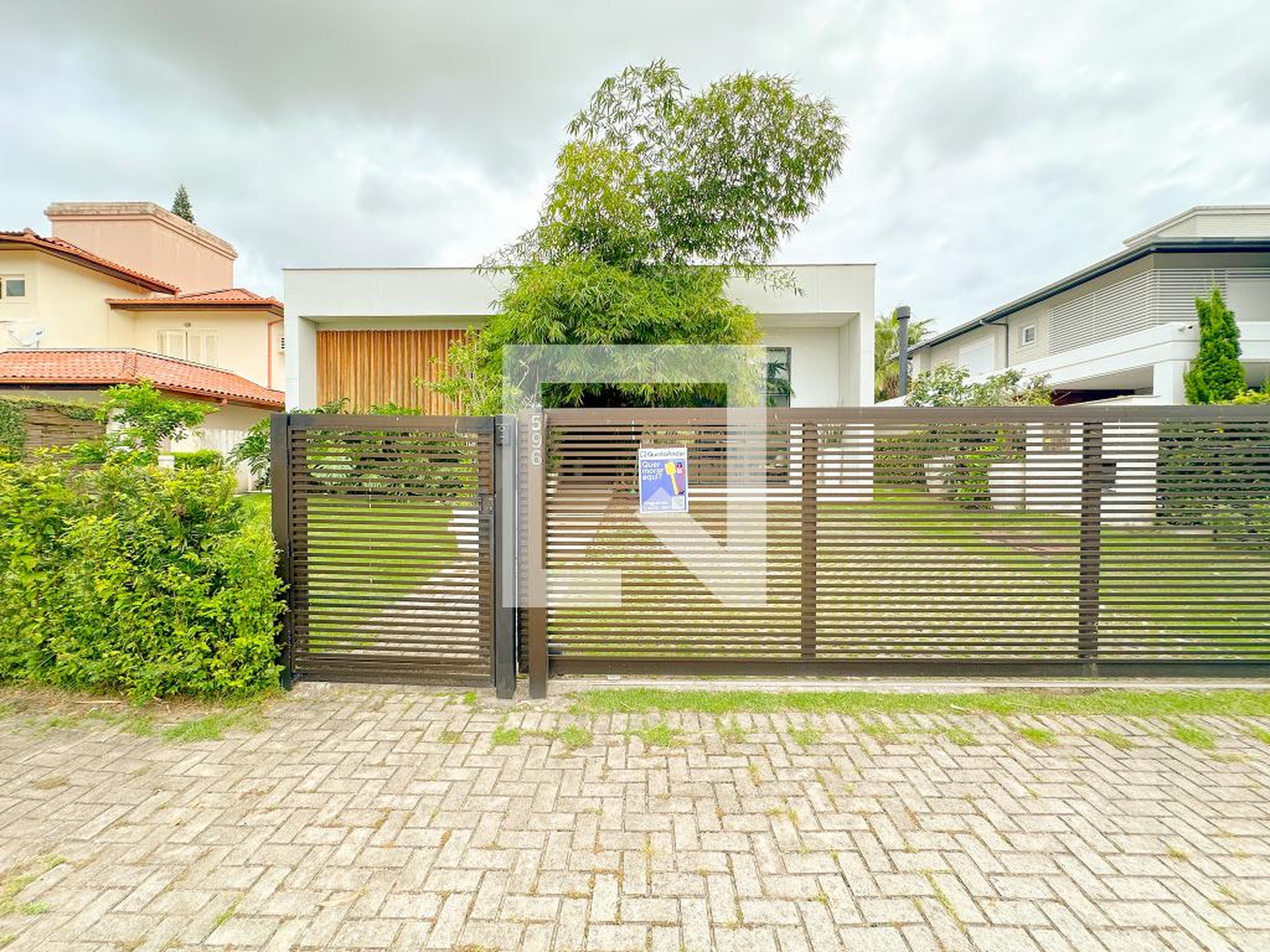 Fachada Condomínio em Rua dos Badejos, 596