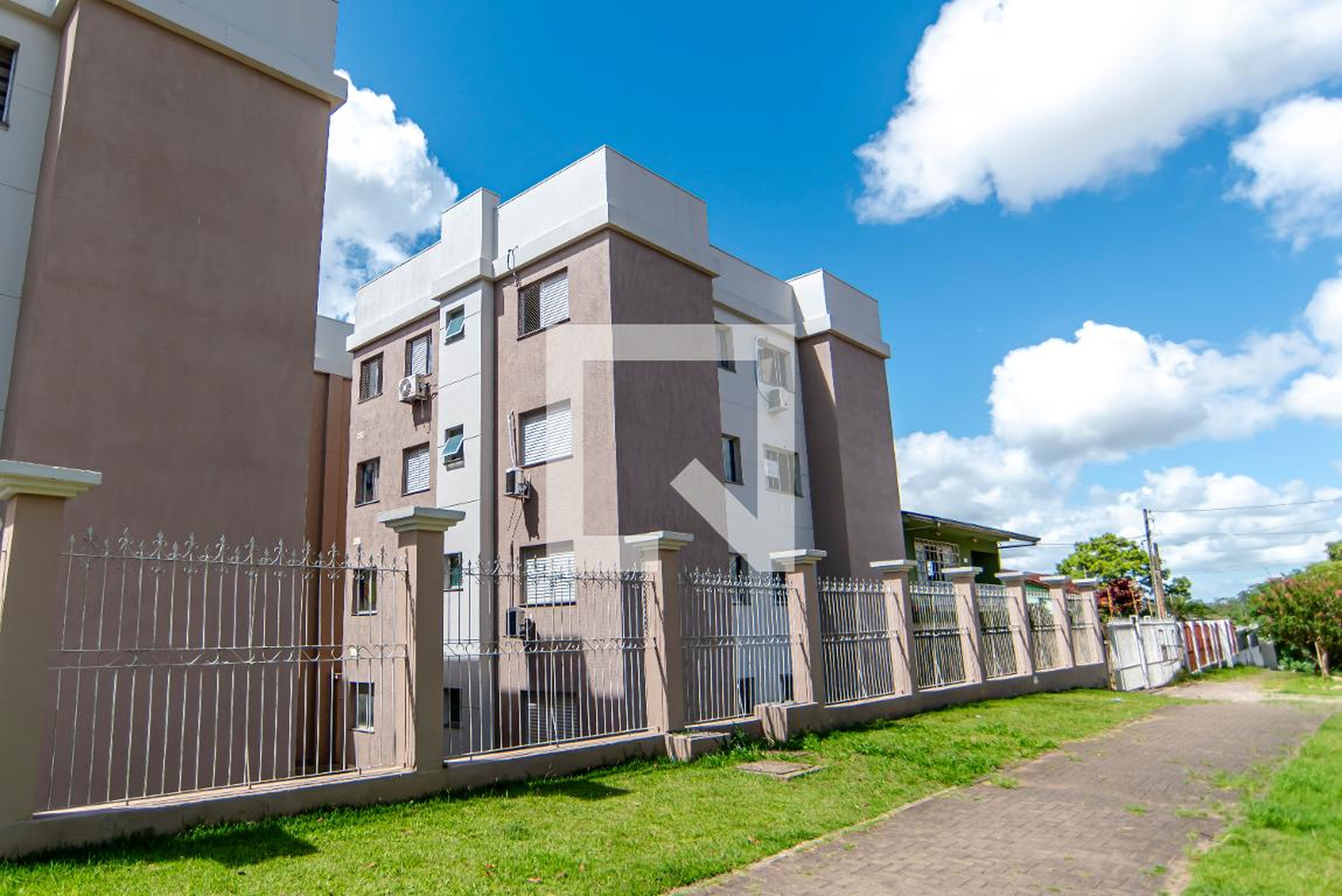 Fachada Condomínio em Rua Borges de Medeiros, 80