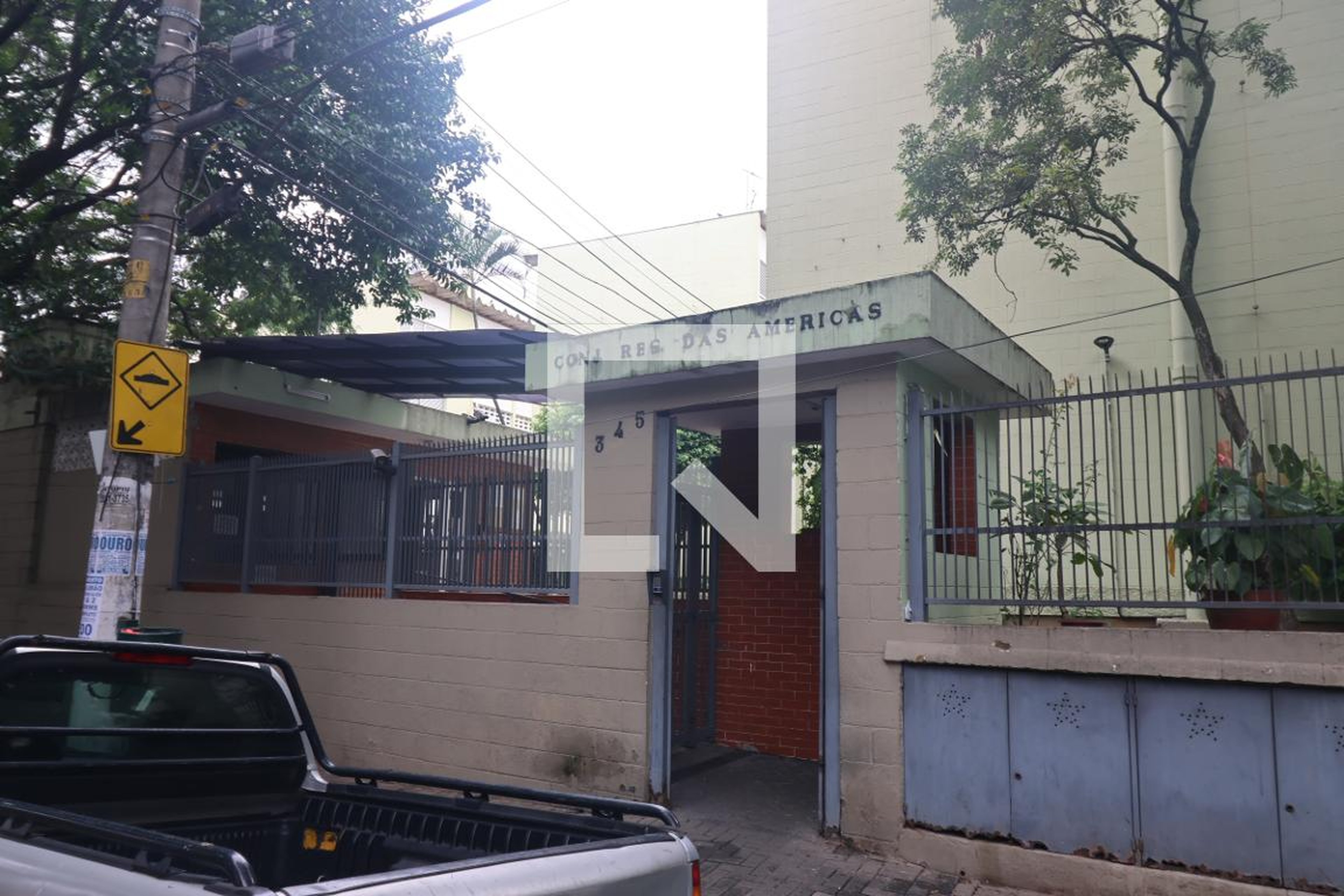 Fachada Condomínio em Rua Roque de Morais, 433