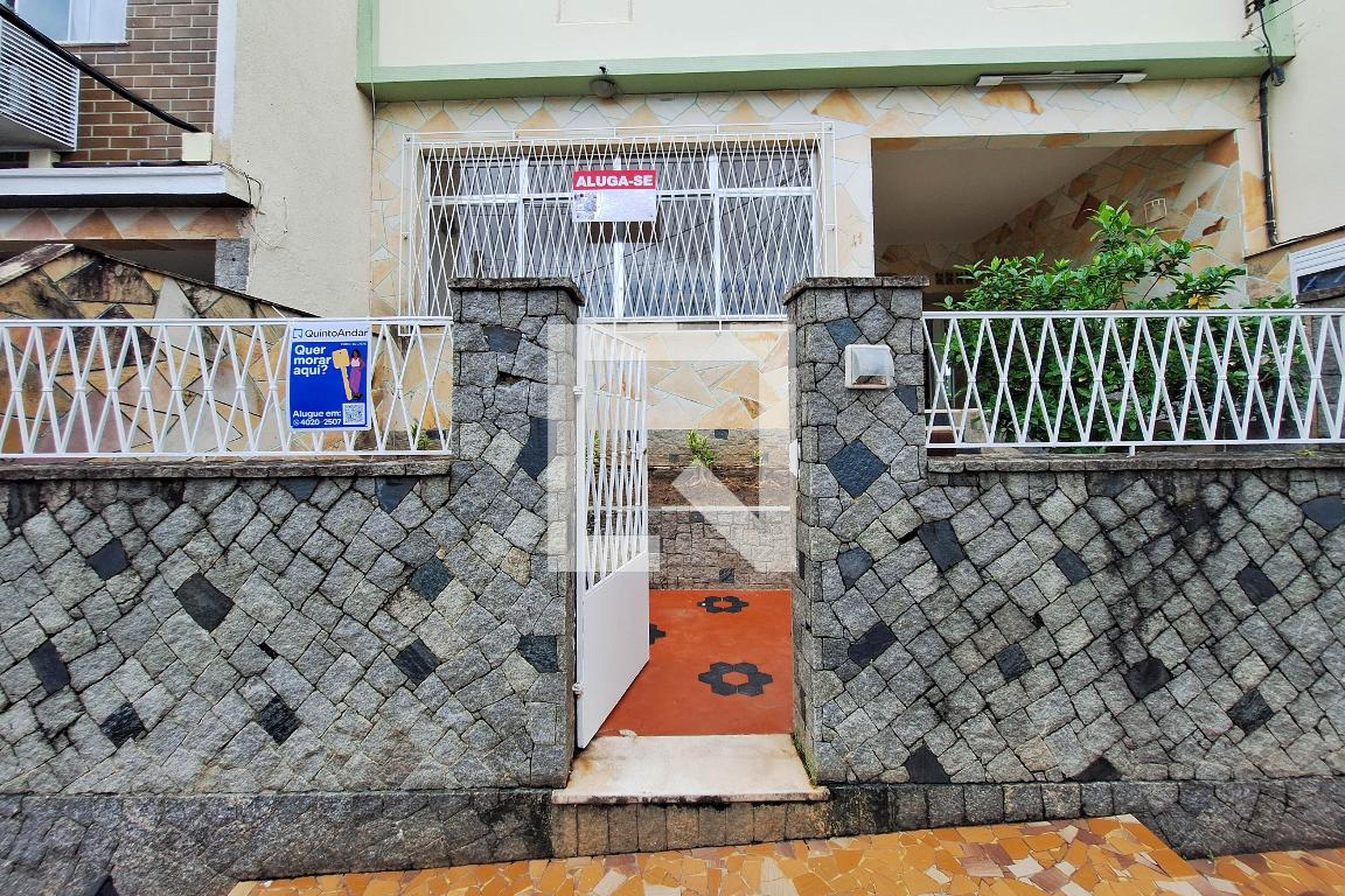 Fachada Condomínio em Rua Doutor Cotrim da Silva, 41