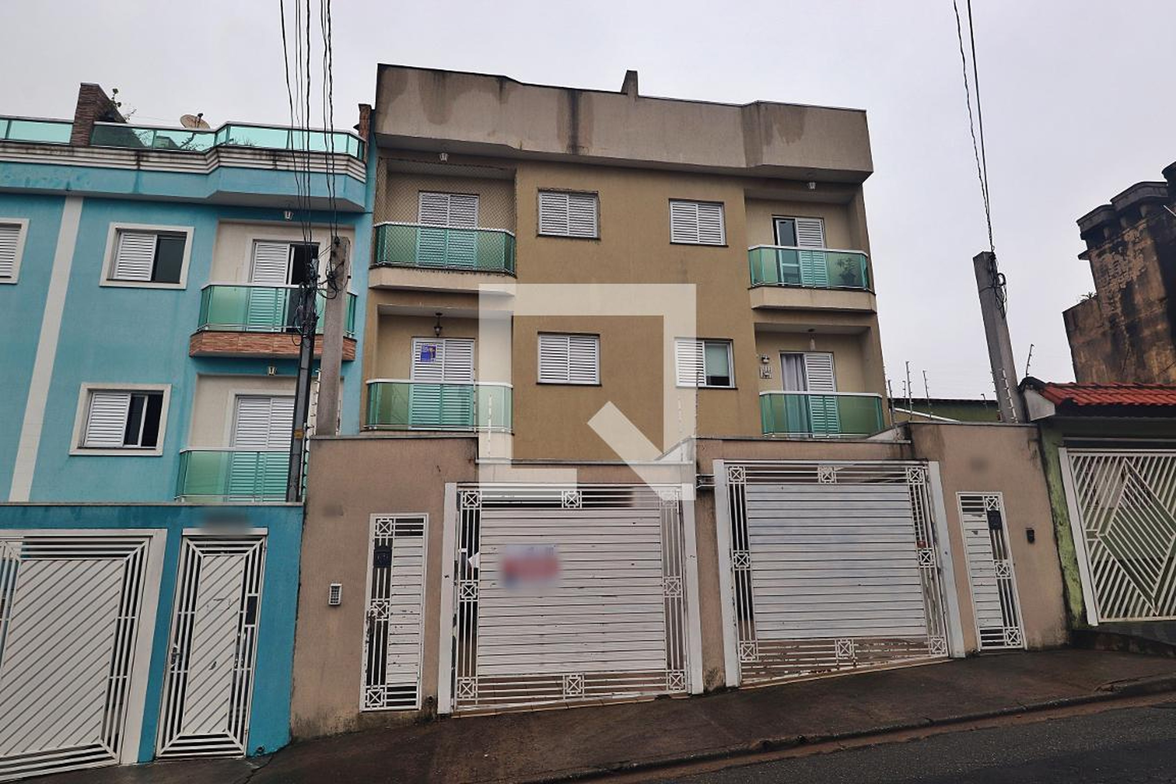 Fachada Condomínio em Rua África, 244