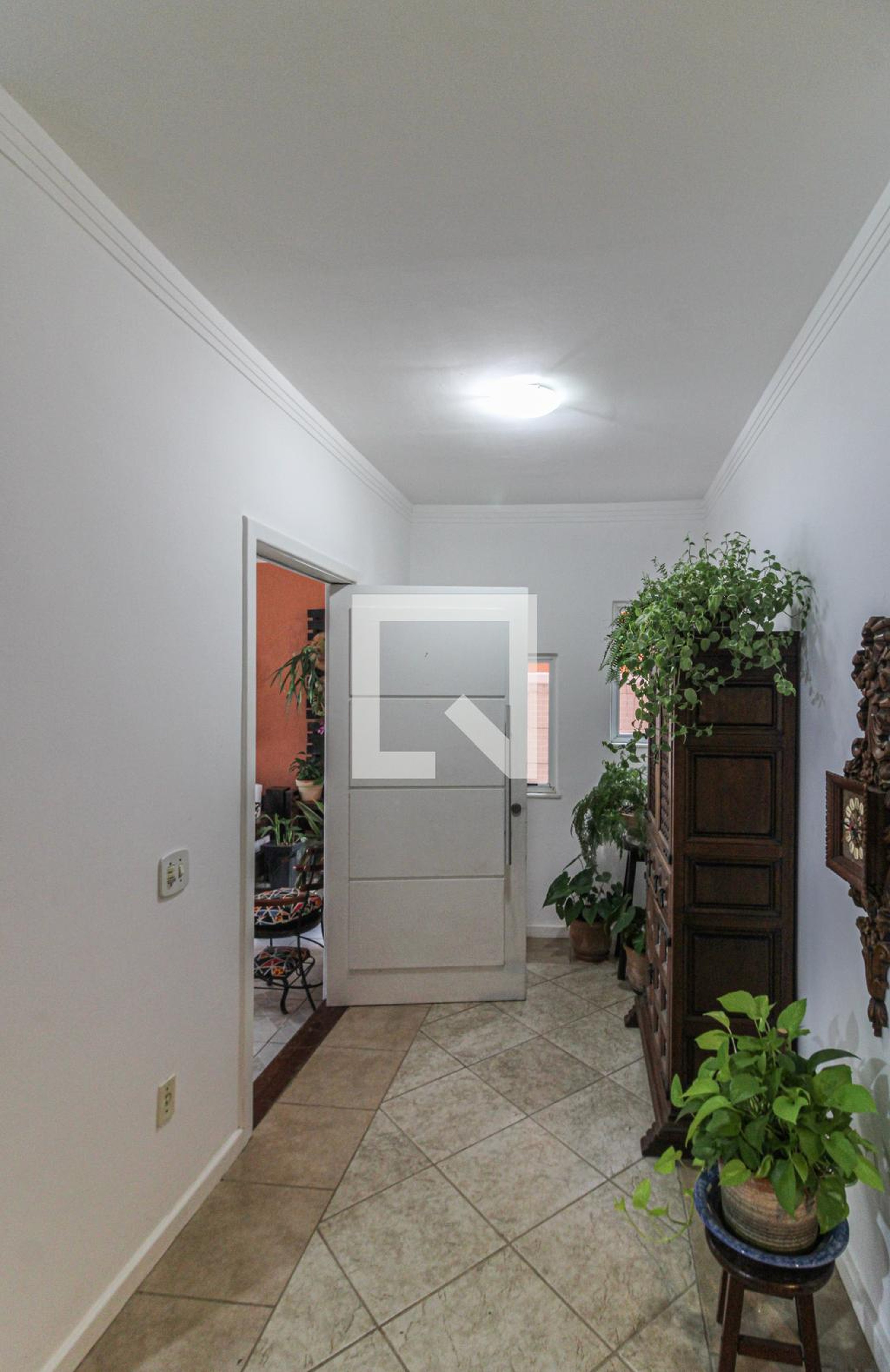 Hall Entrada Condomínio em Rua Paulo Duarte, 14