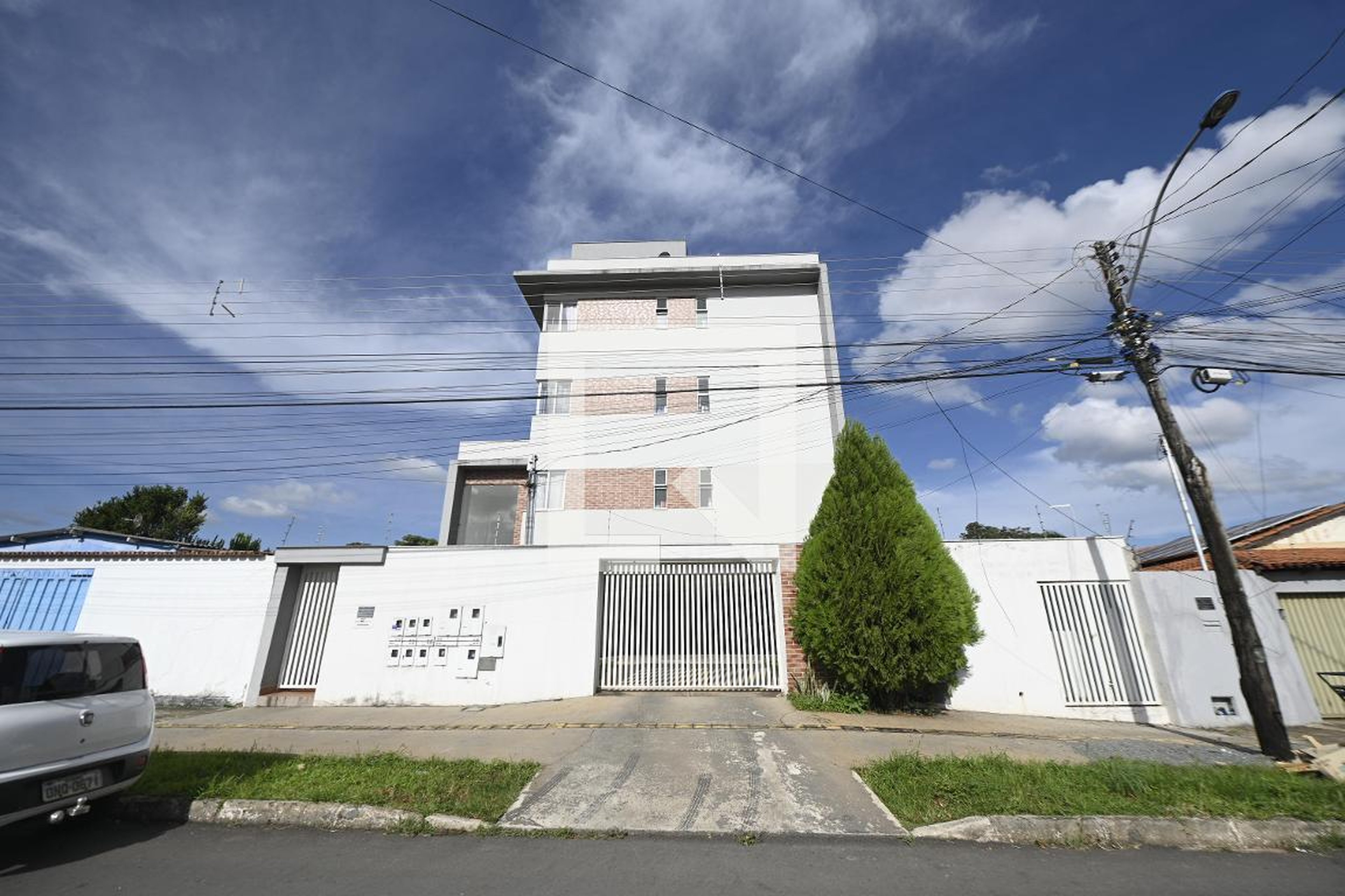 Fachada Condomínio em Rua Paraguassu, 302