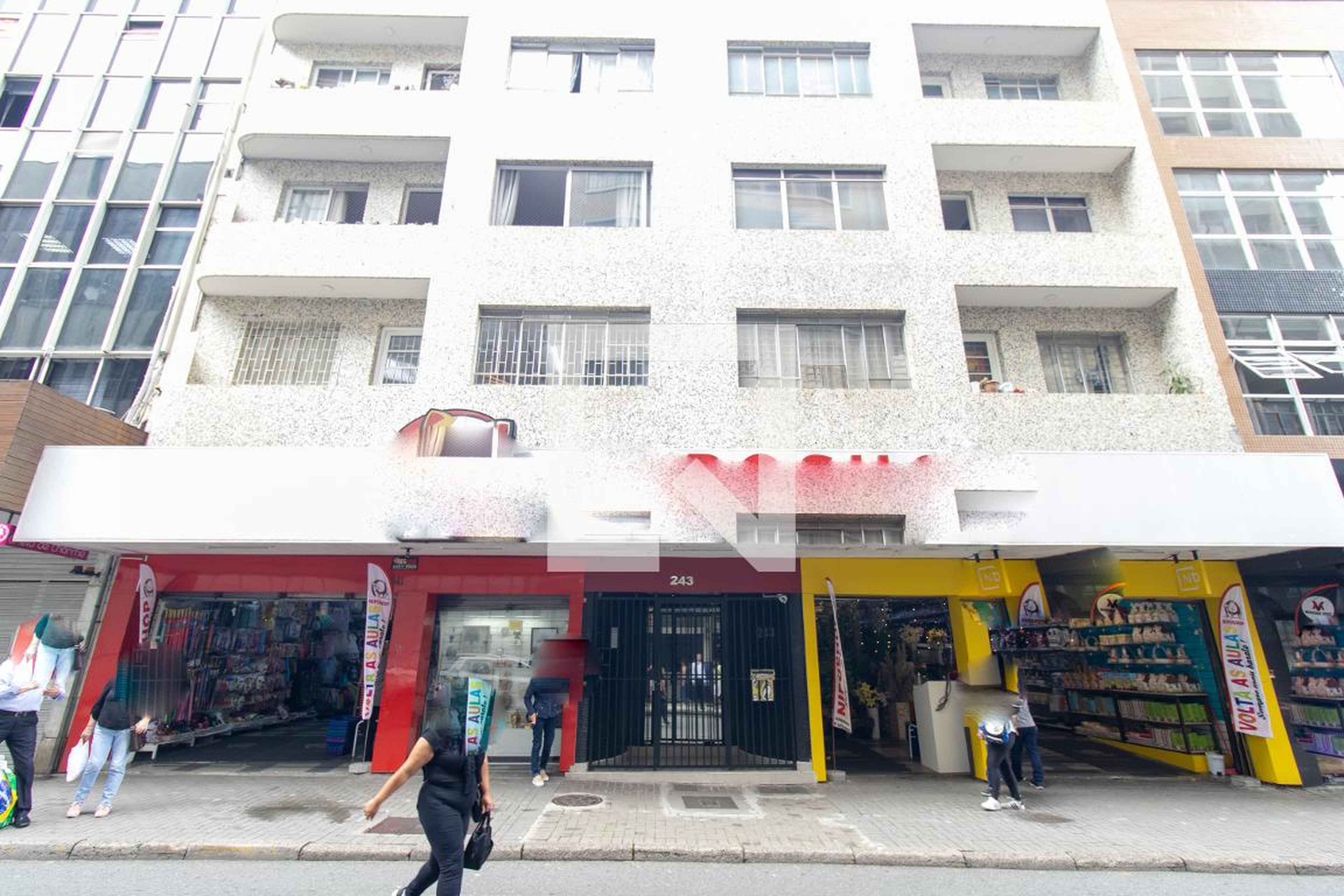 Fachada do Condomínio Condomínio em Rua Monsenhor Celso, 243
