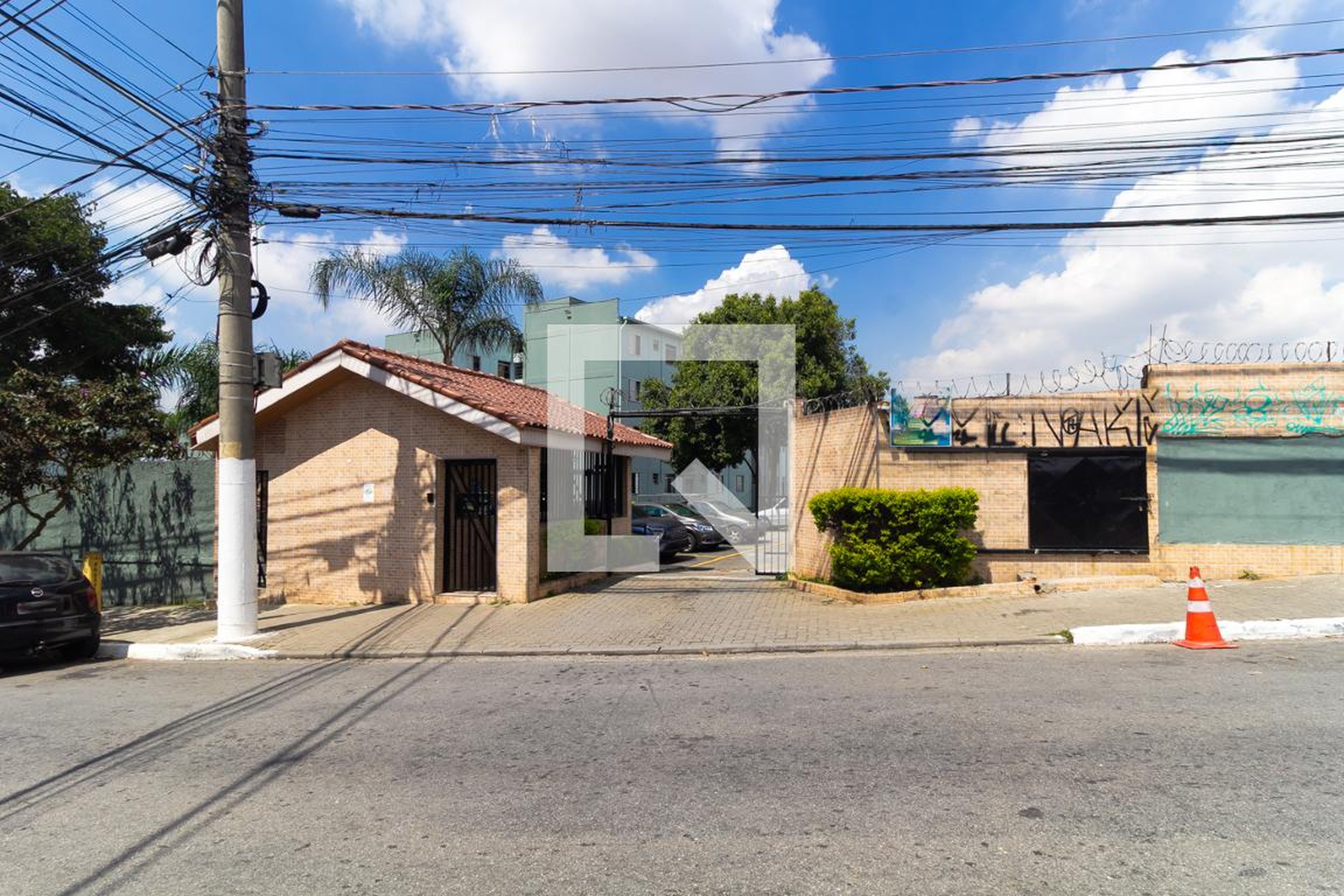 Fachada Condomínio em Rua Charles Best, 68