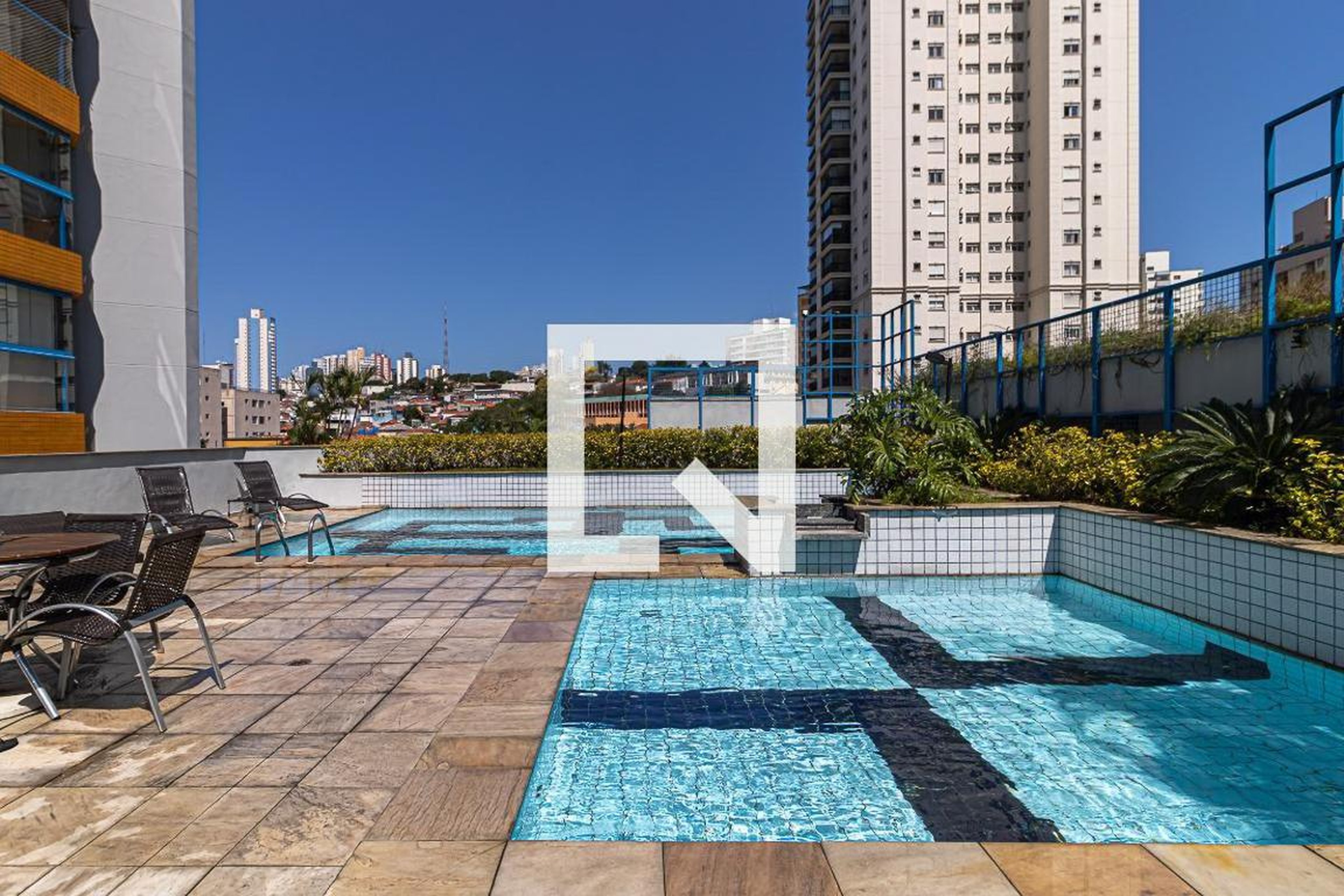 Piscina - Edifício Lands West