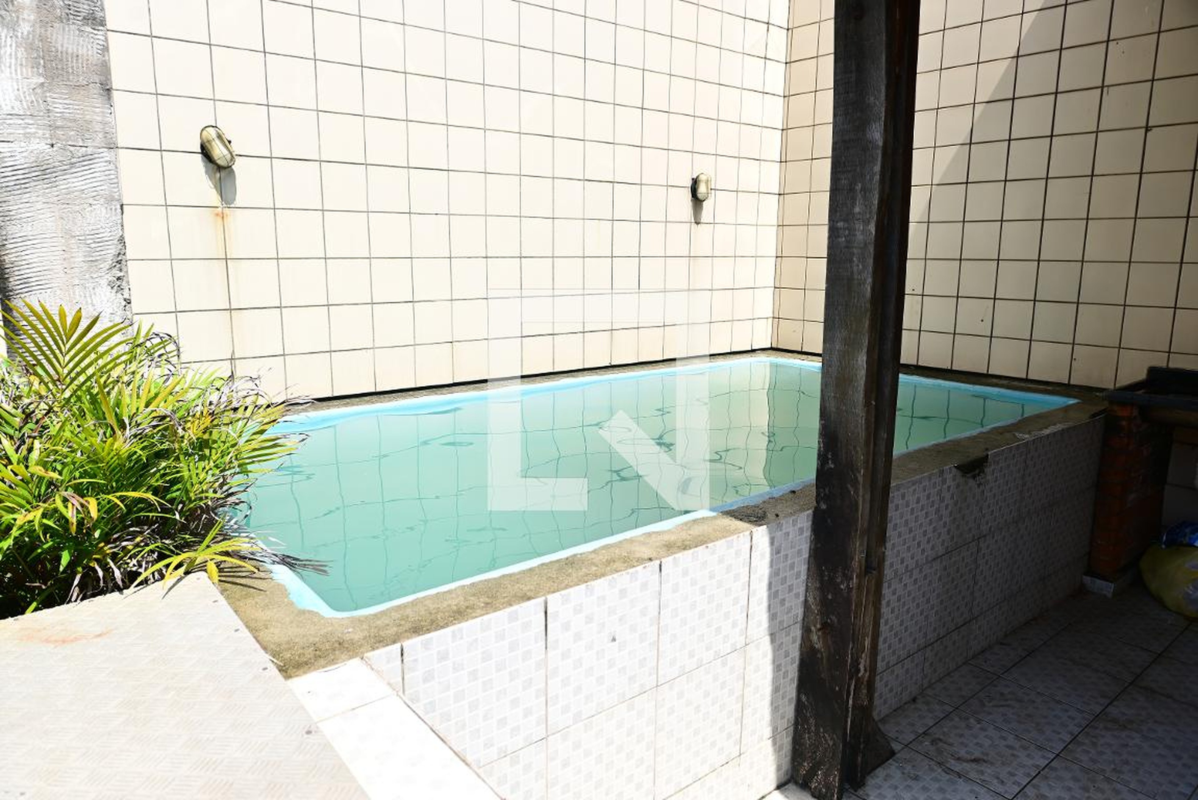 Piscina - Residential Building Jhonathan