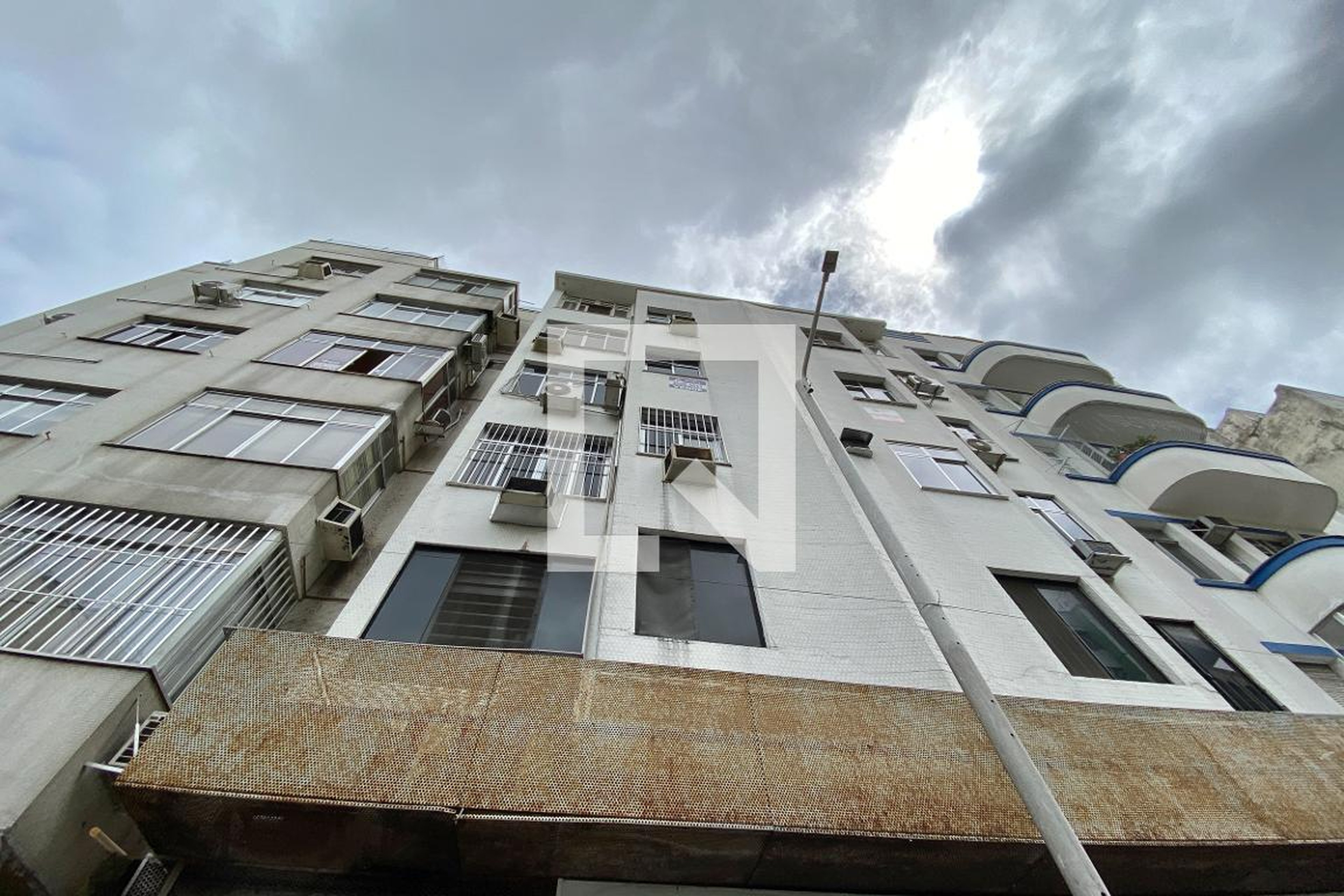 Fachada Condomínio em Rua Voluntários da Pátria, 296