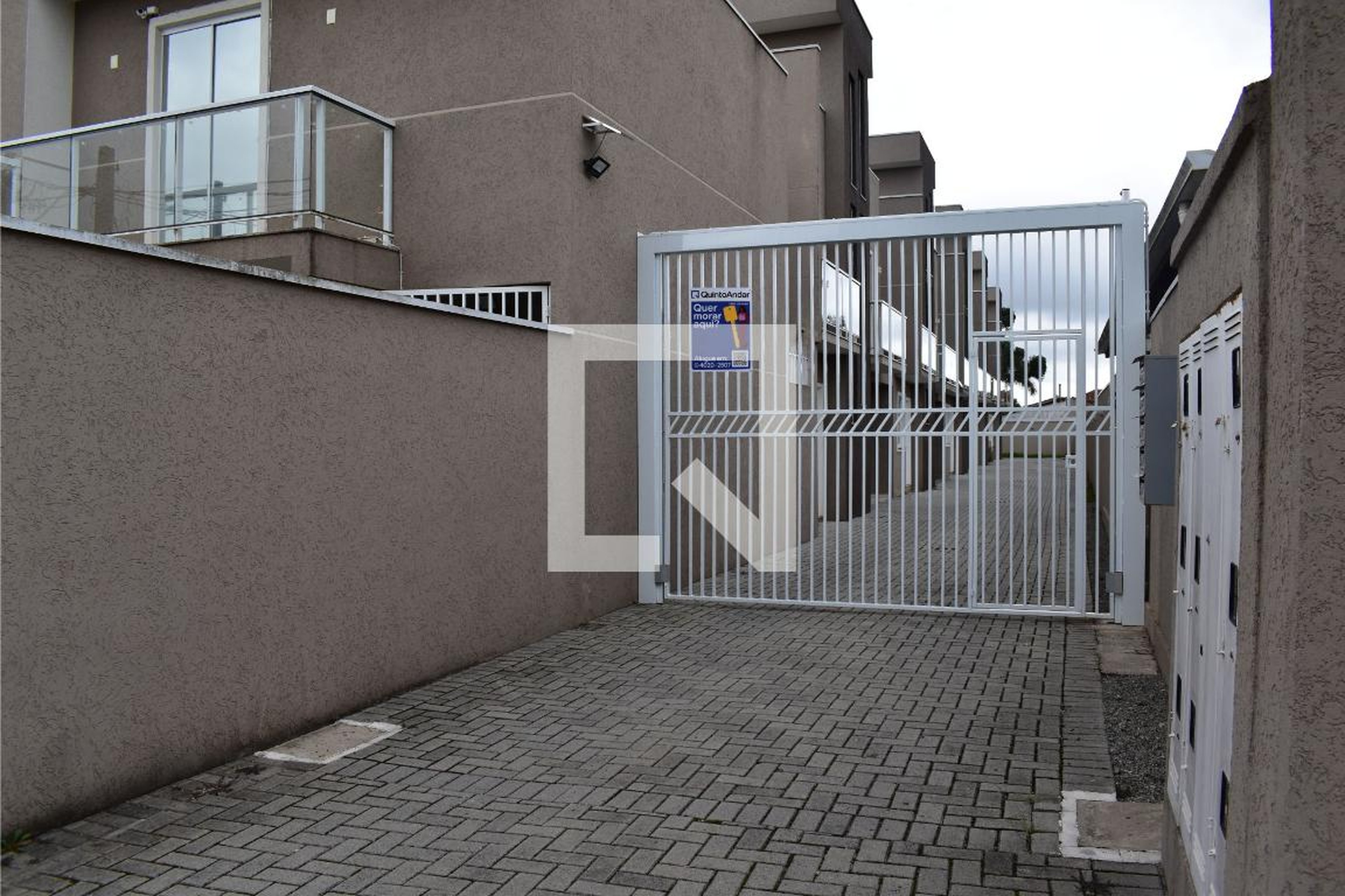 Fachada do condomínio Condomínio em Rua Coronel Orlando Xavier Pombo, 131