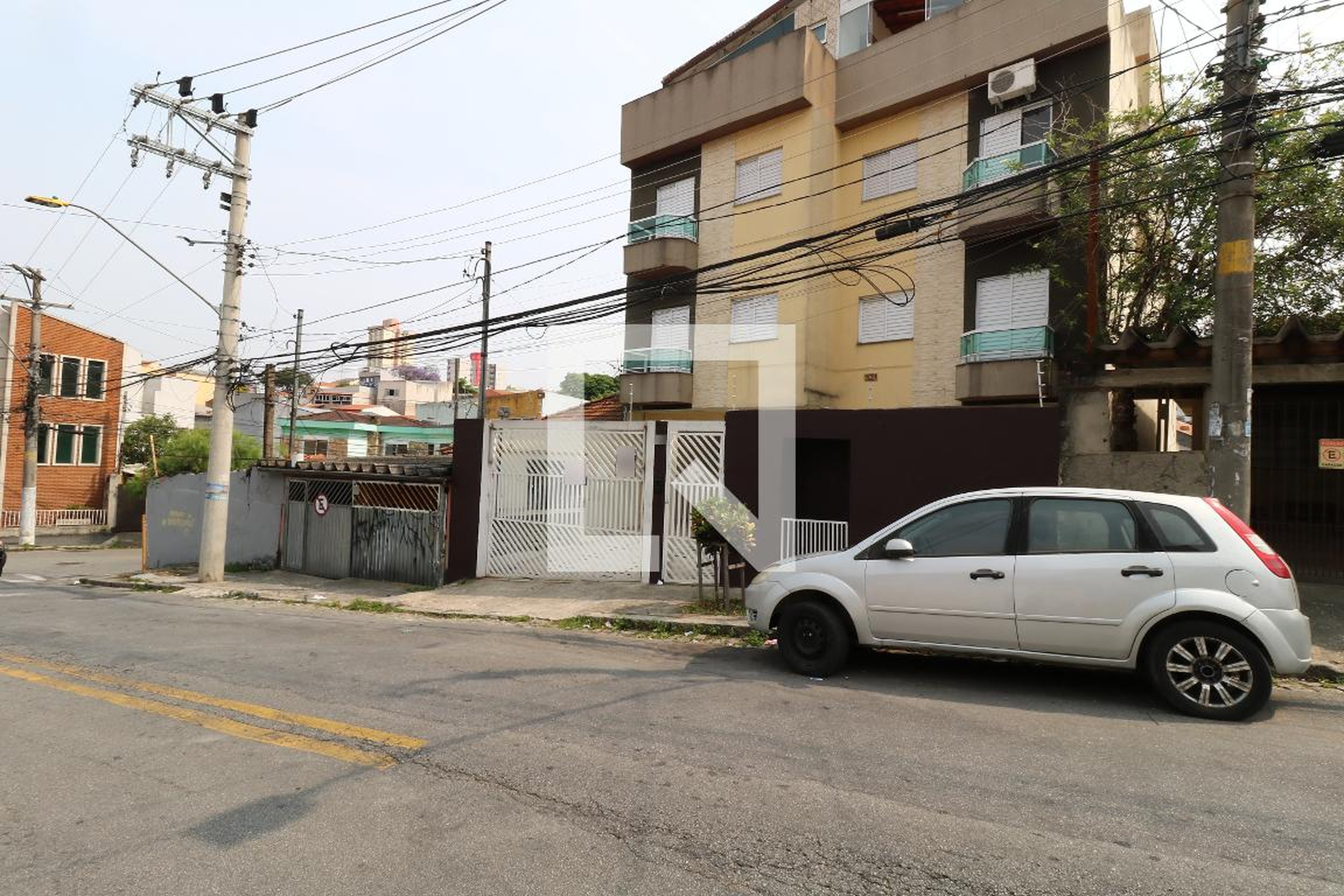 Fachada Condomínio em Rua Anhangüera, 17