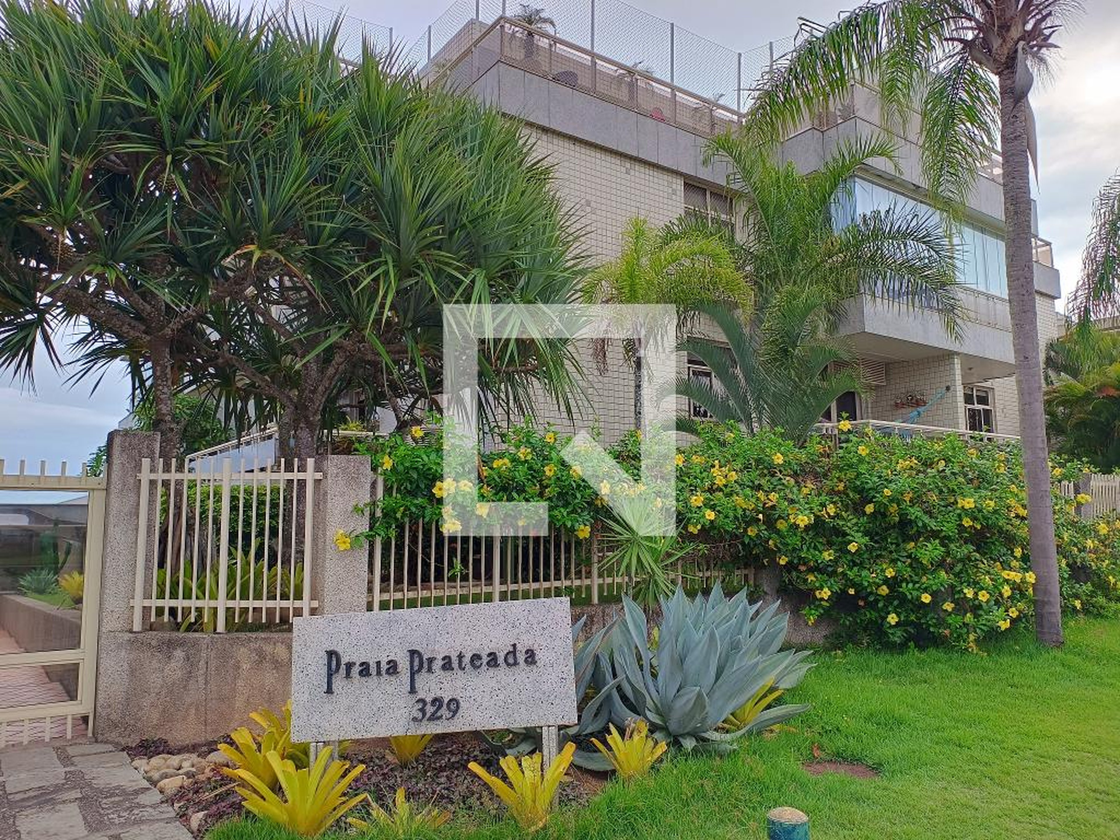 Fachada Condomínio Praia Prateada