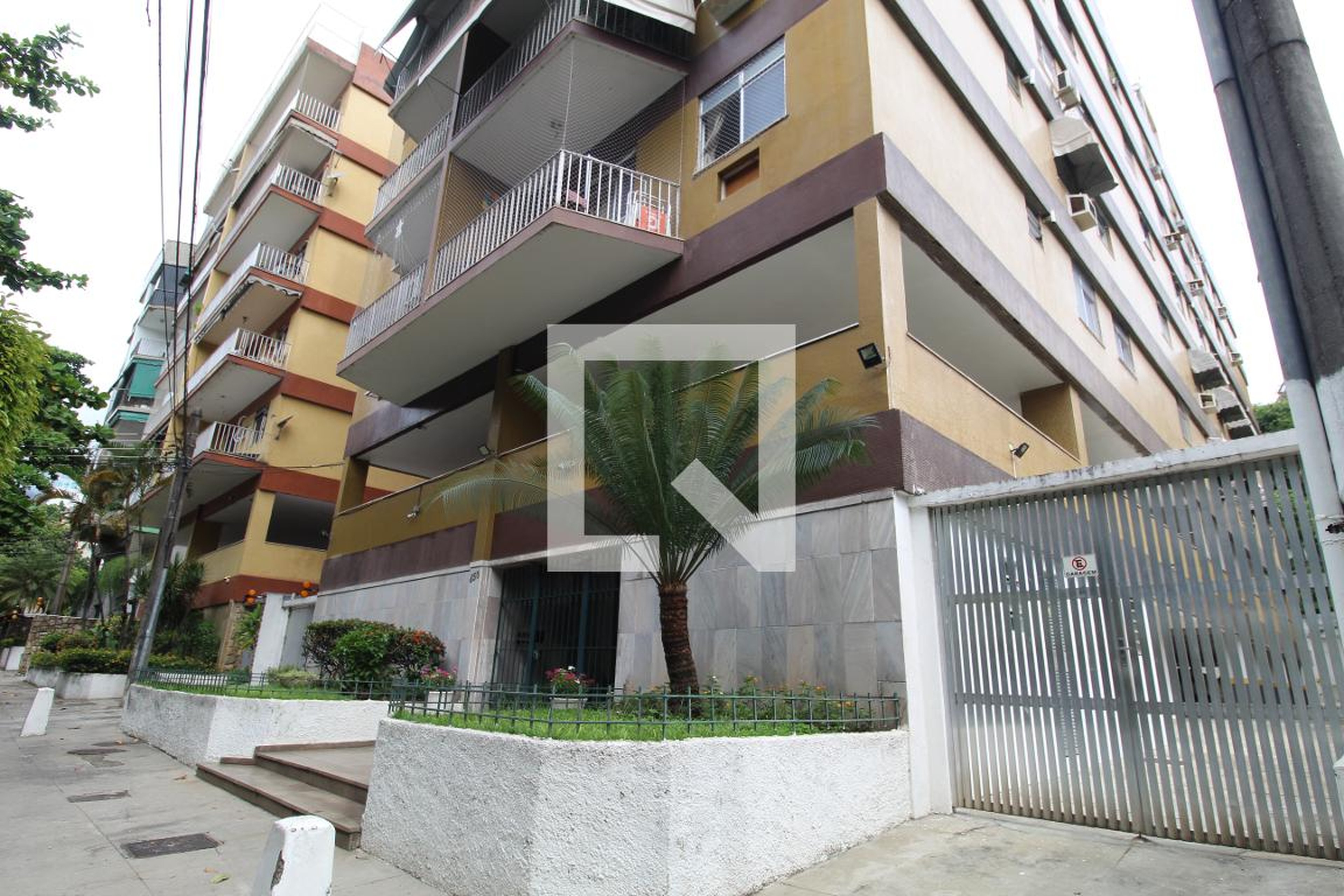 Fachada Edifício Carine