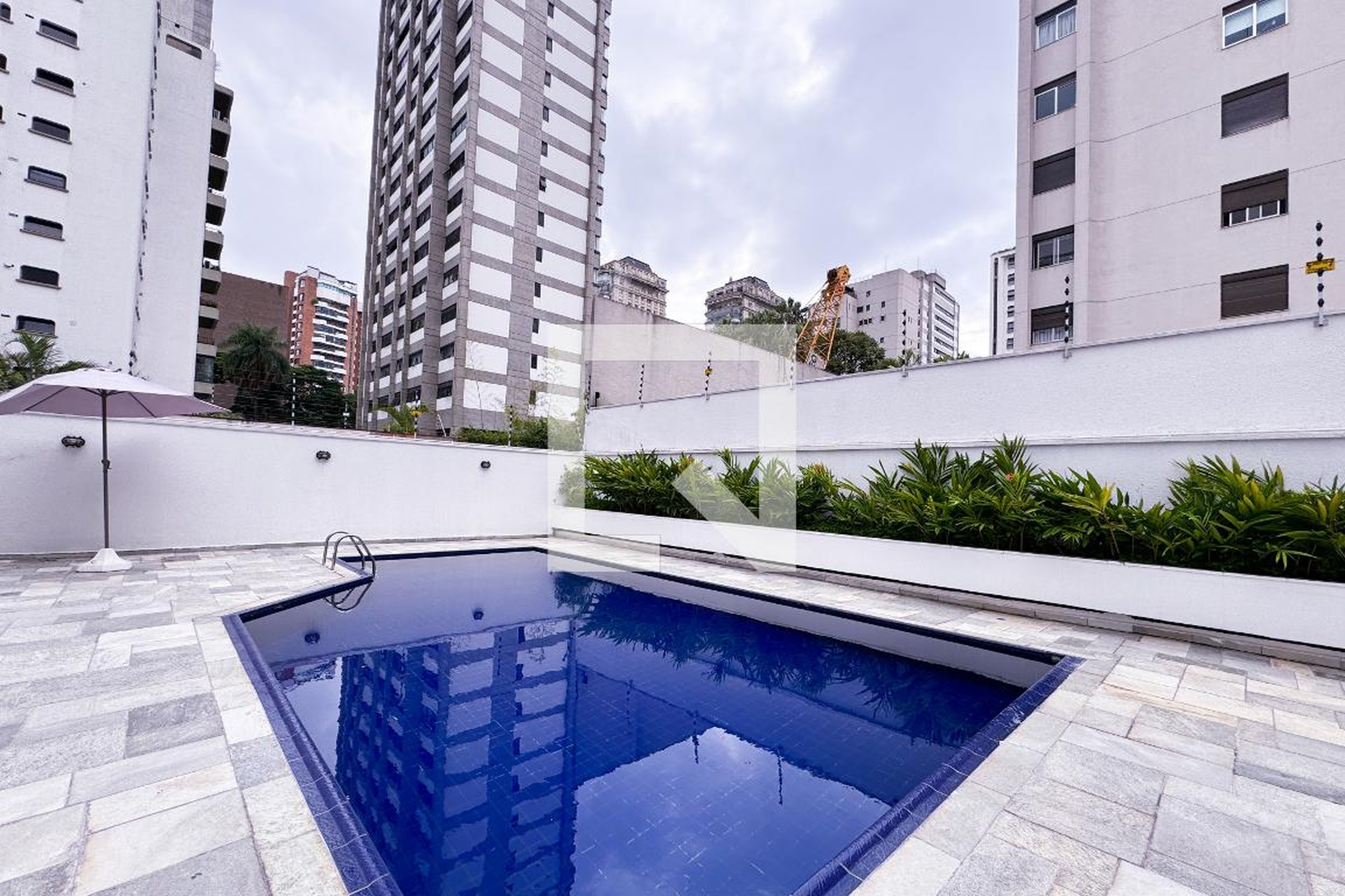 Piscina - Edificio Montparnasse