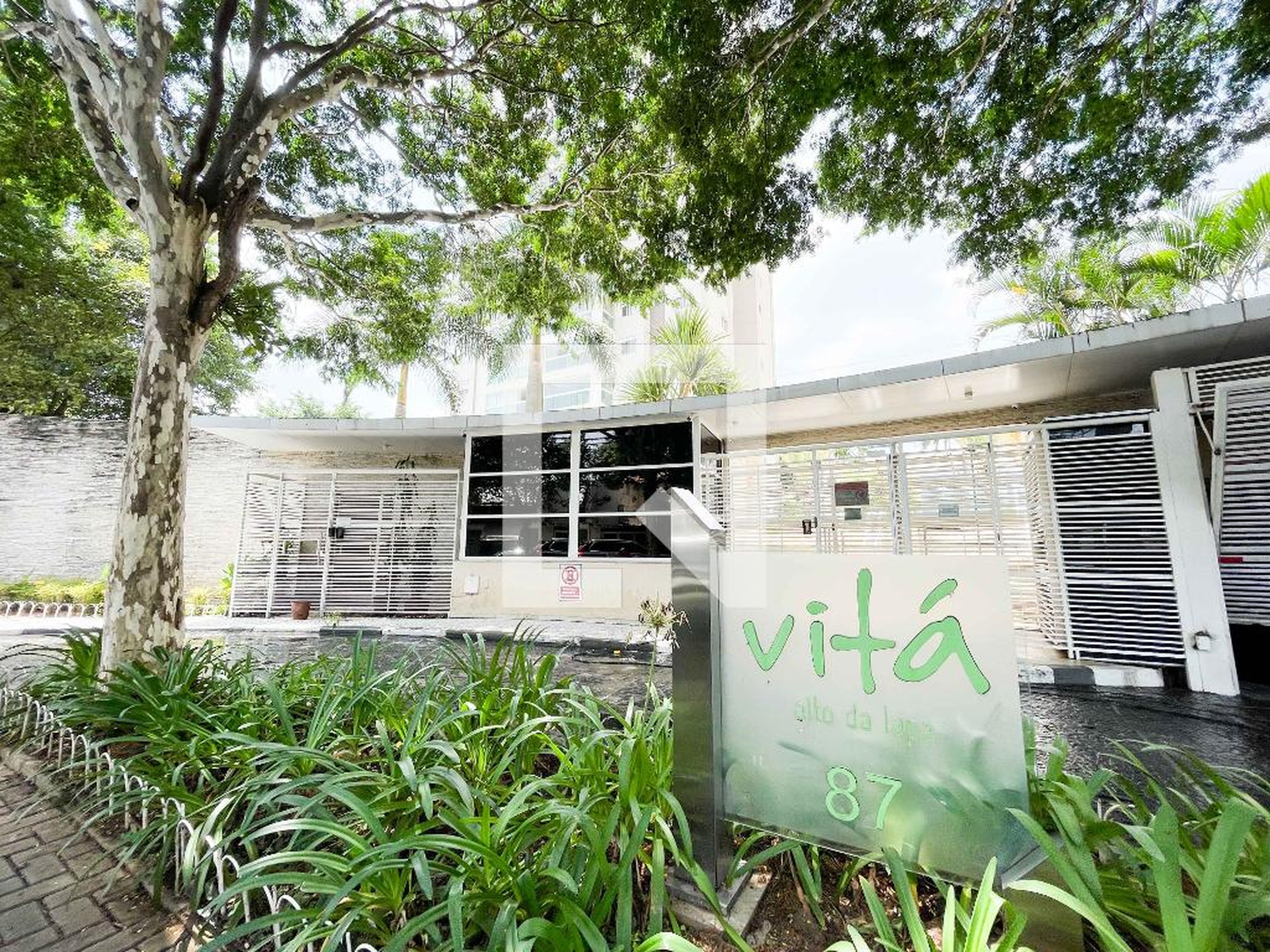 Fachada do Condomínio Condomínio Vitá Alto da Lapa