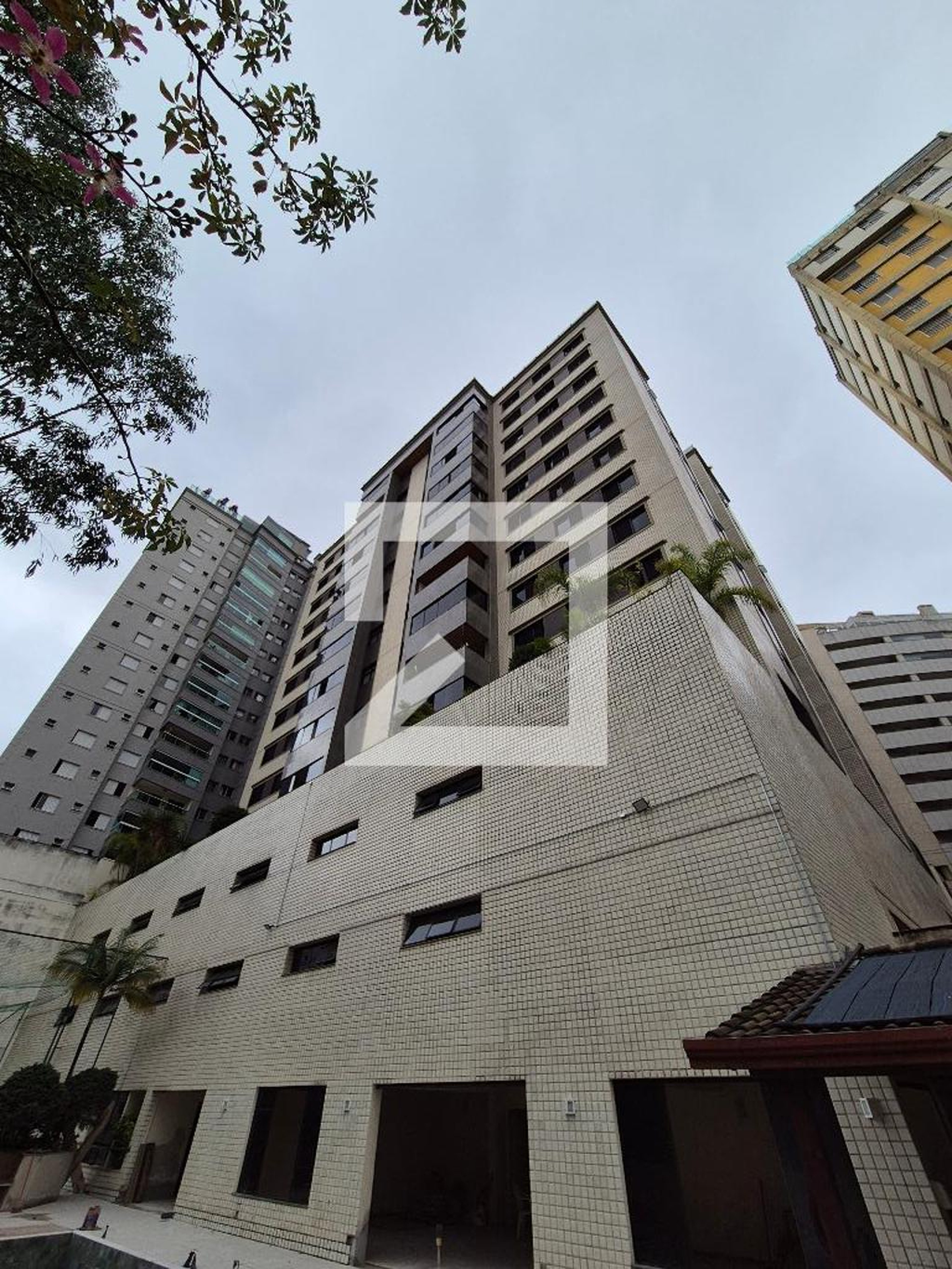 Fachada Condomínio em Rua da Groenlândia, 195