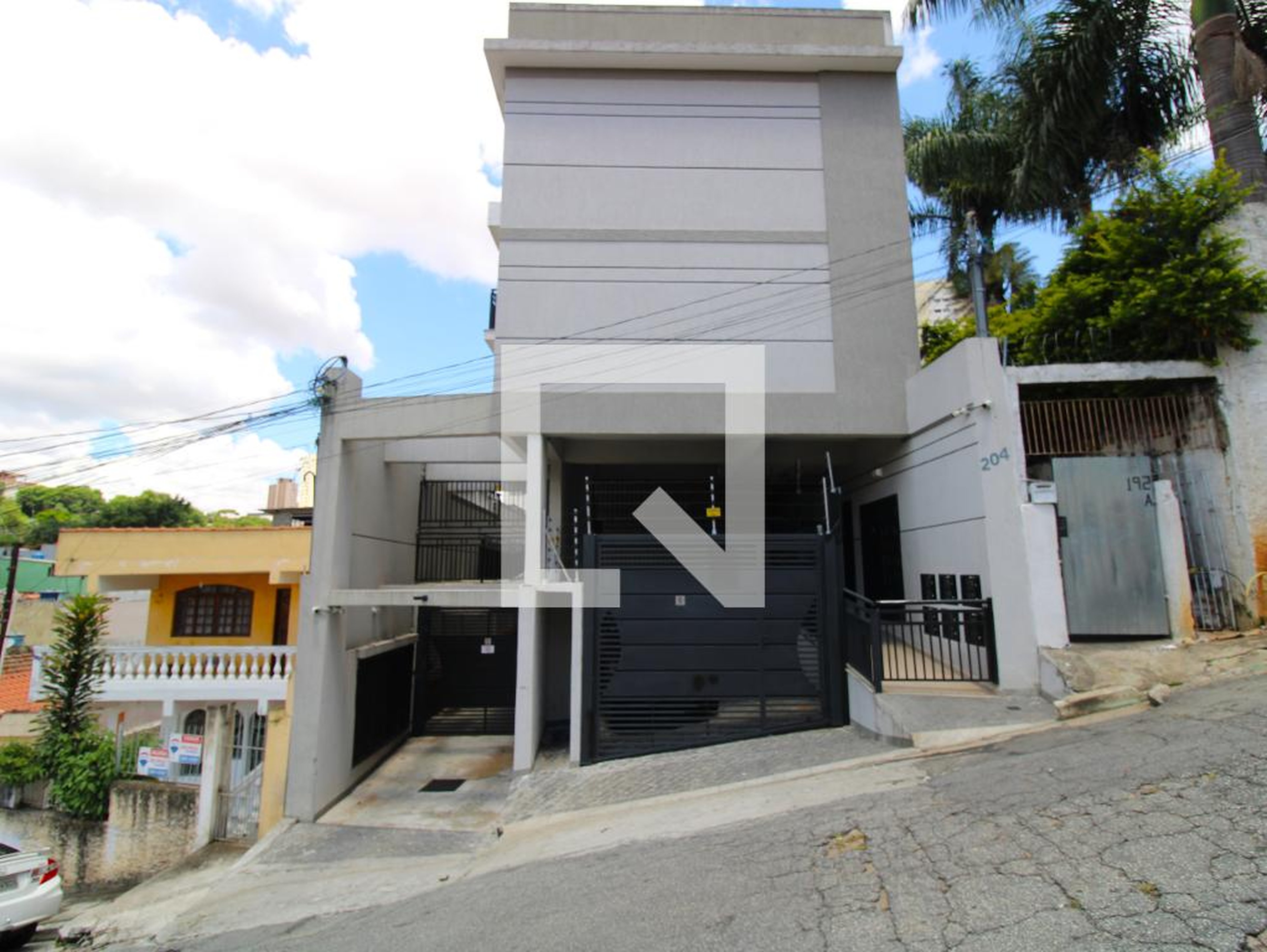 Fachada do Prédio Condomínio em Rua Paru, 204