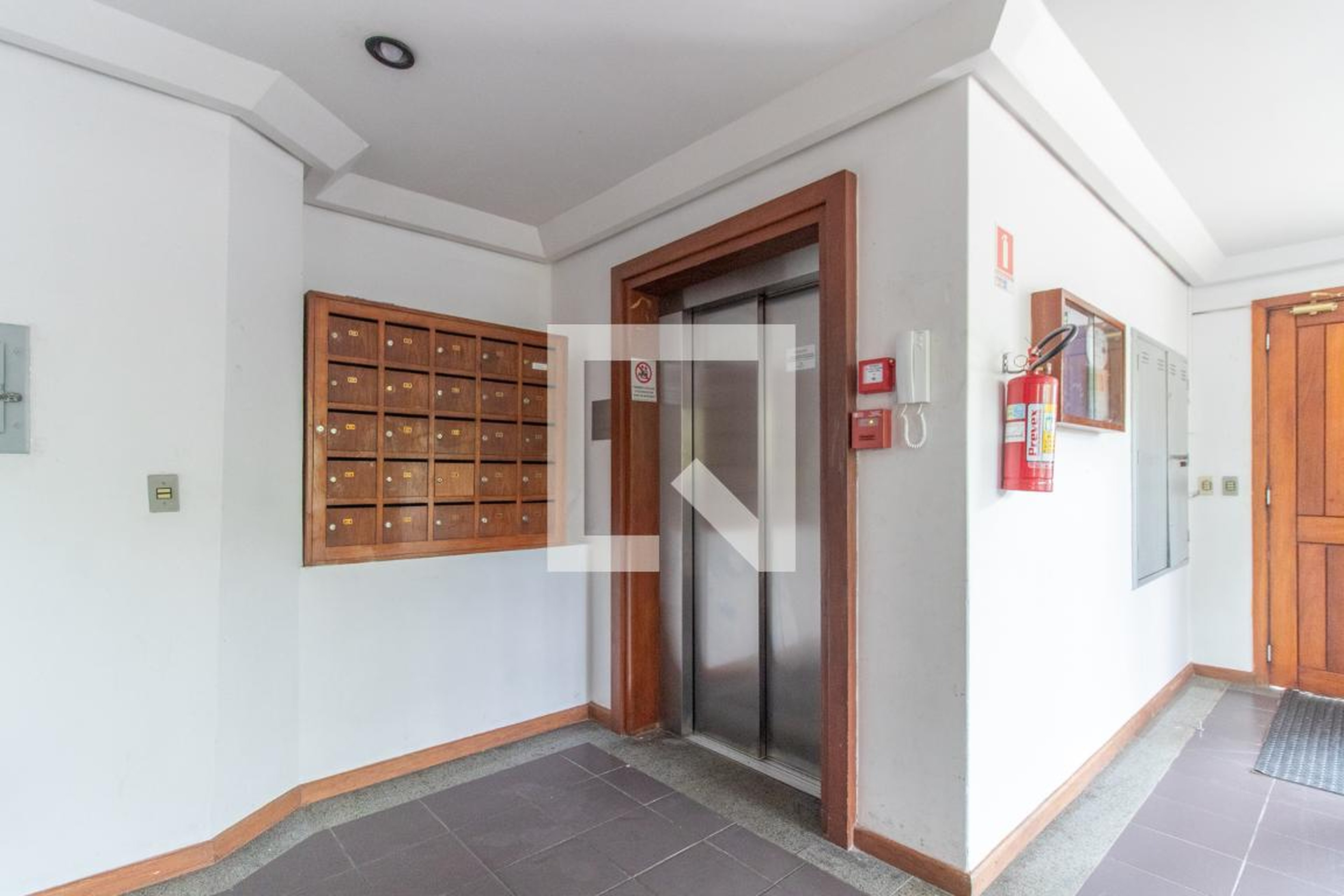 Elevador - Plaza Van Gogh