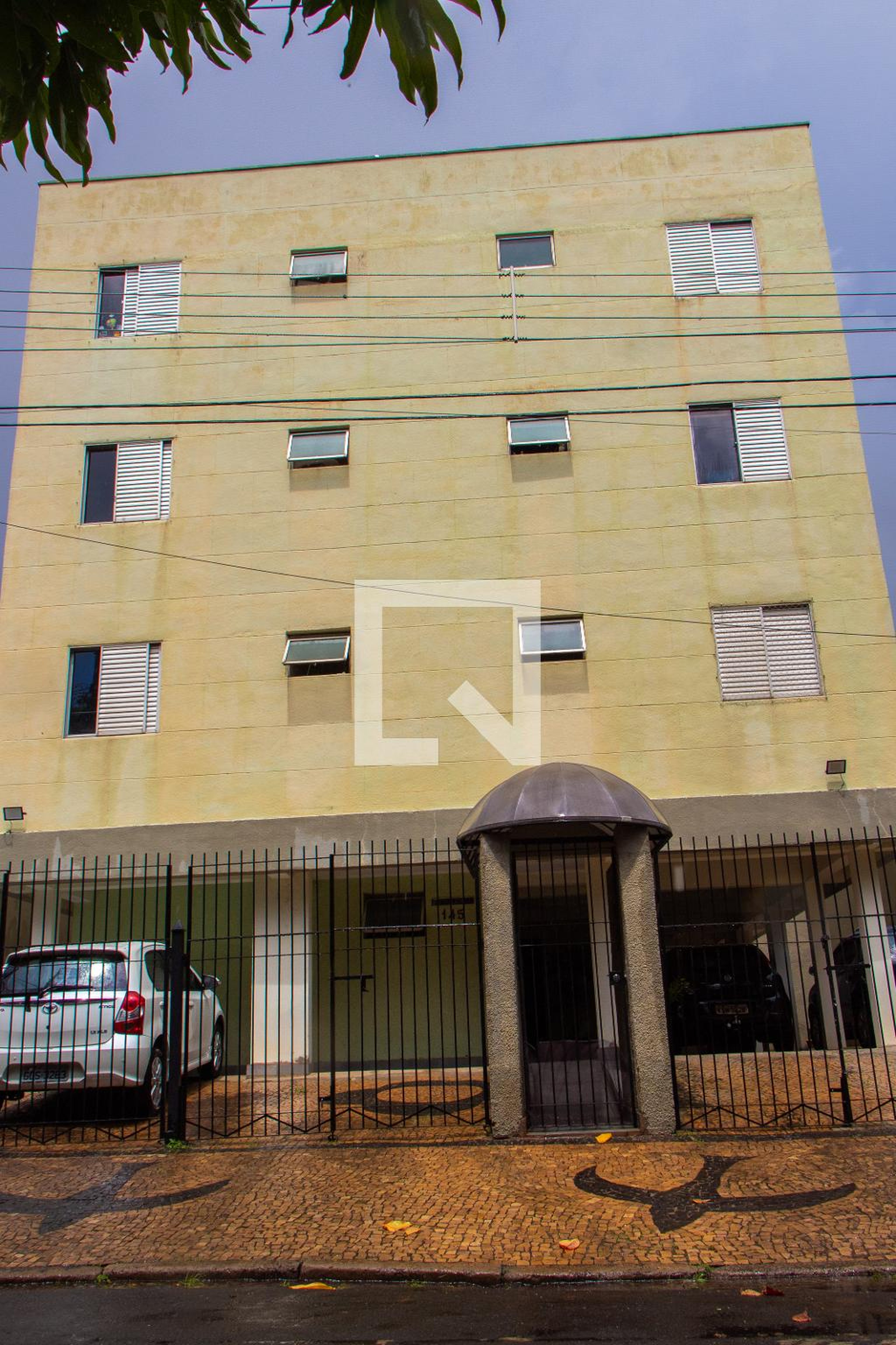 FACHADA Condomínio em Rua Patrocínio do Sapucaí, 145