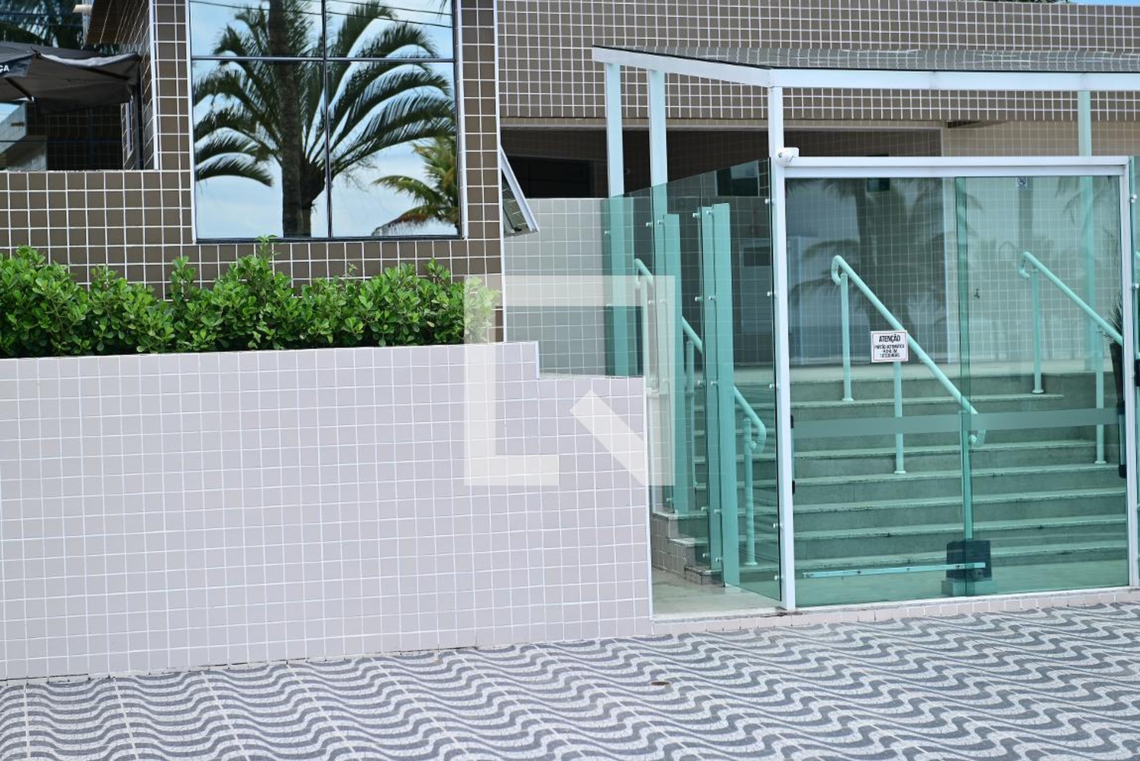 Fachada Condomínio em Rua Flausina de Oliveira Rosa, 8942