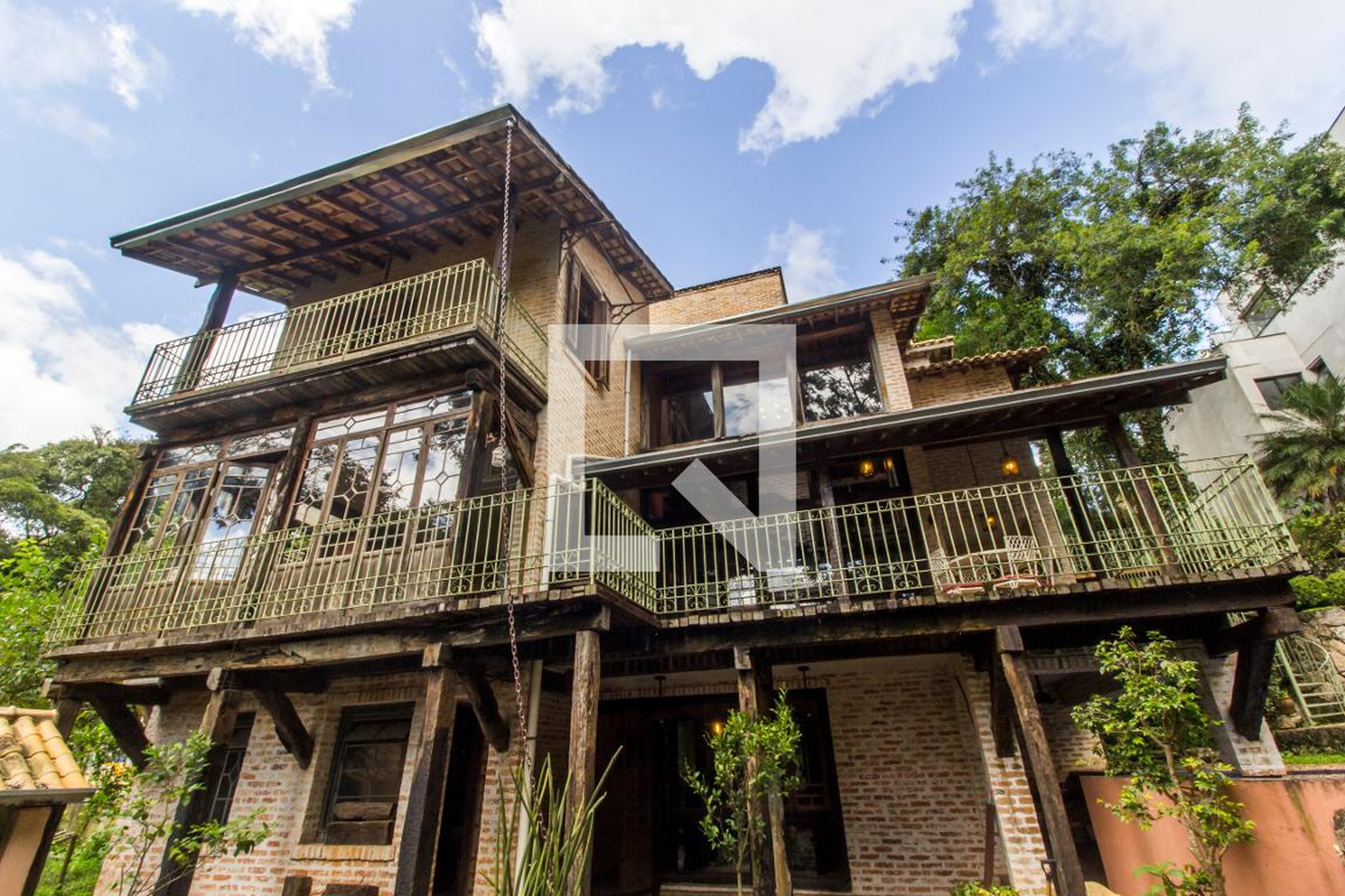 Fachada Condomínio em Alameda Altair, 871