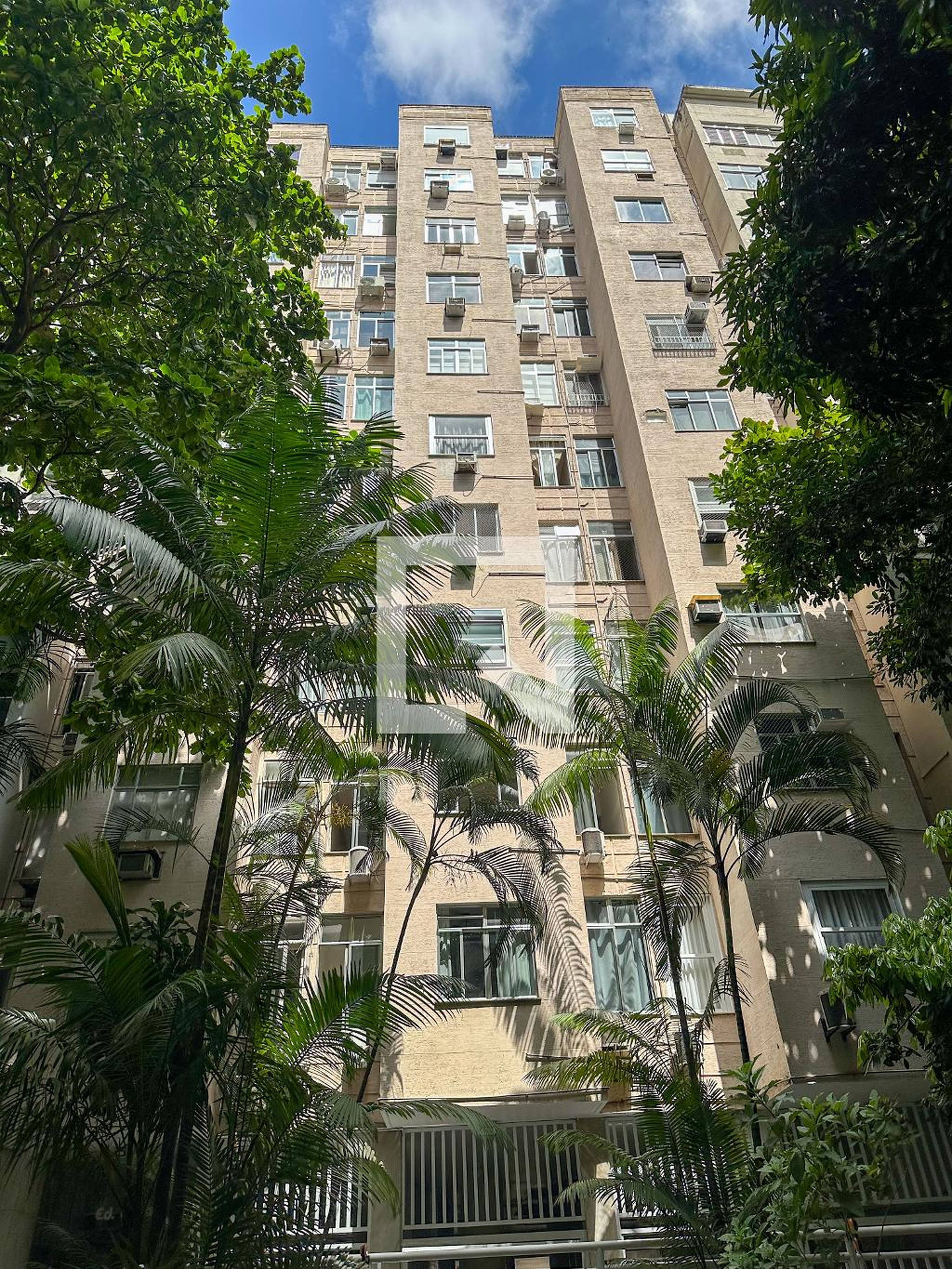 Fachada Condomínio Nenhum