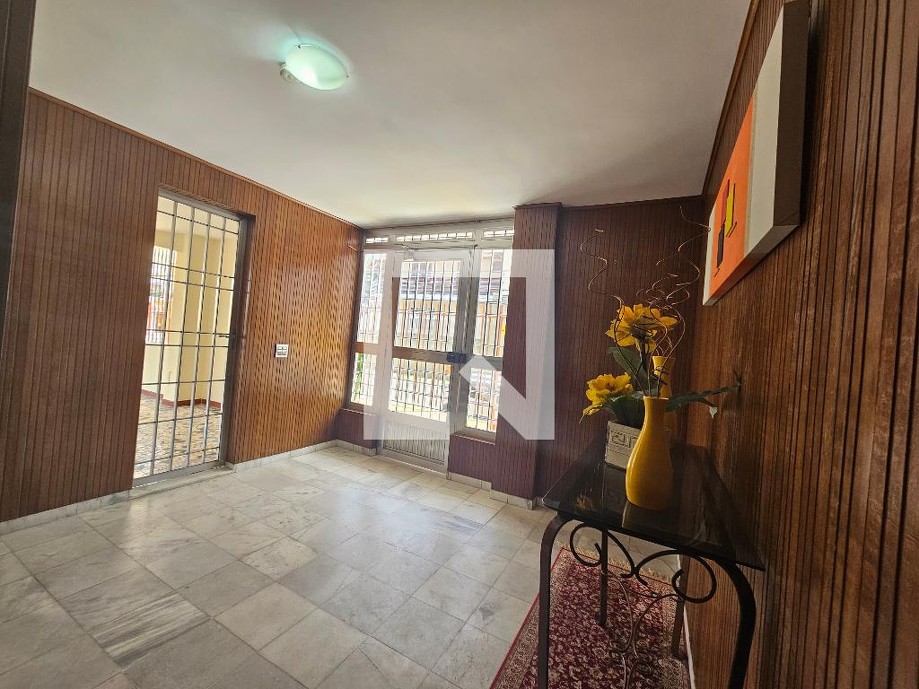 Hall de entrada Condomínio em Rua Professor Oscár Clark, 20