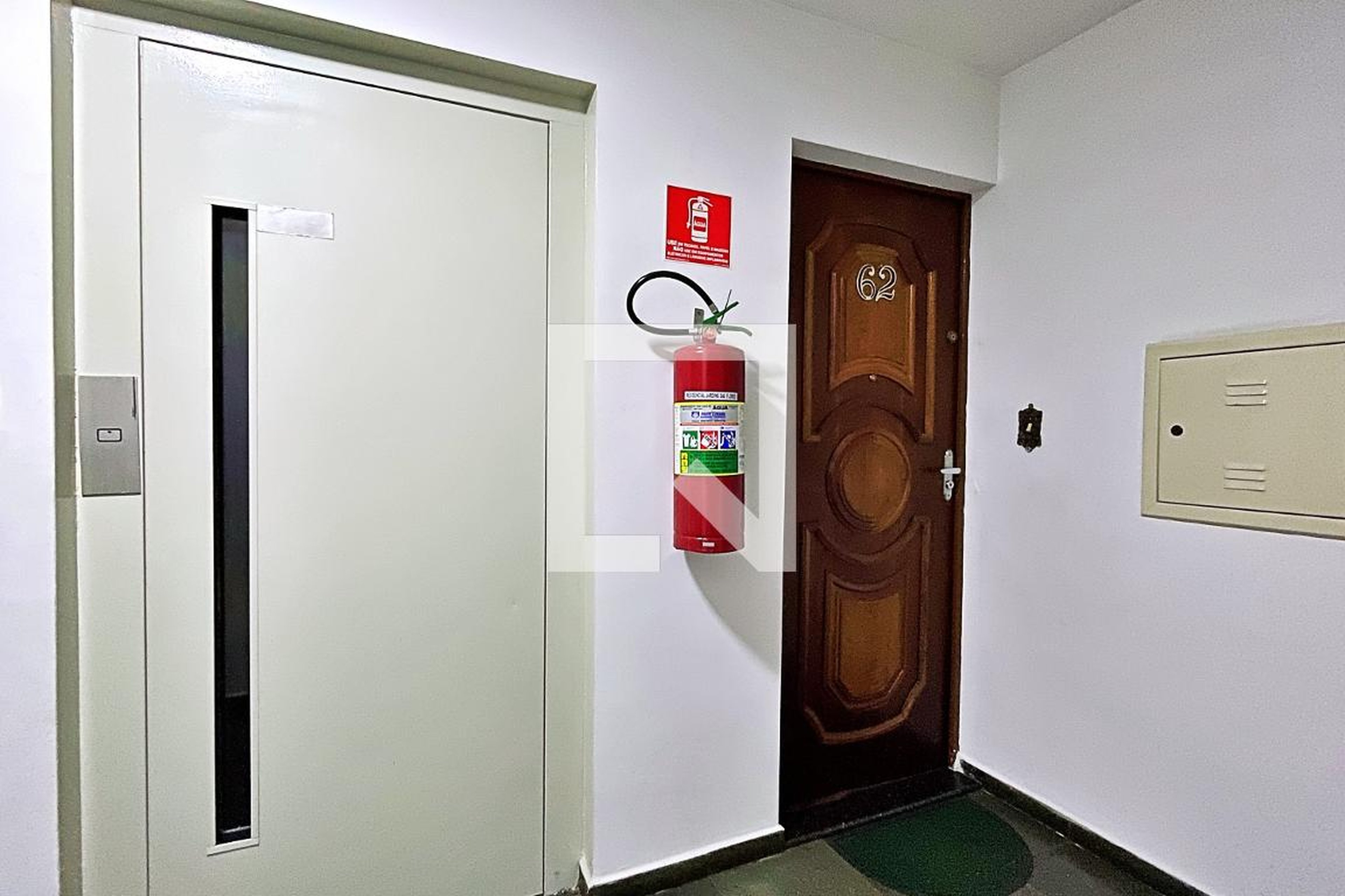 Hall de entrada - Ass. Coop. Cont. Mor. Conj. Res. Jardim das Flores