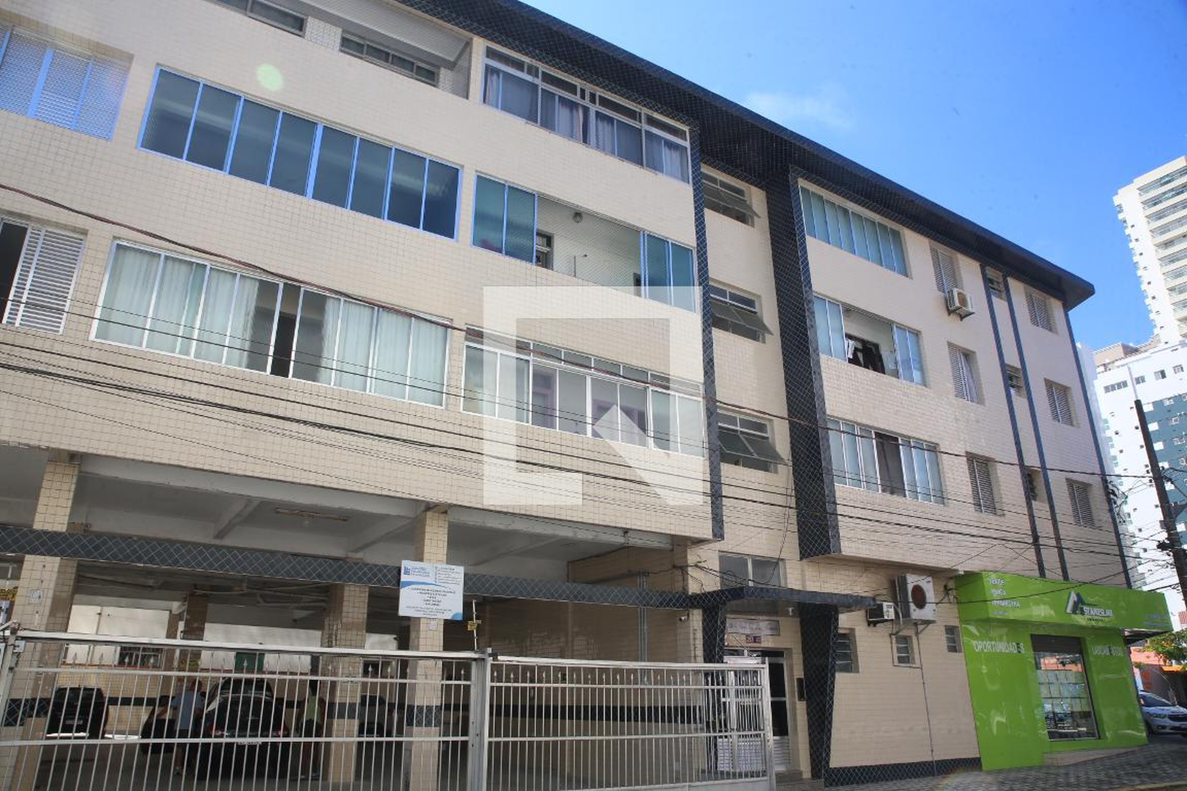 Fachada Condomínio em Rua Major Rubens Vaz, 52